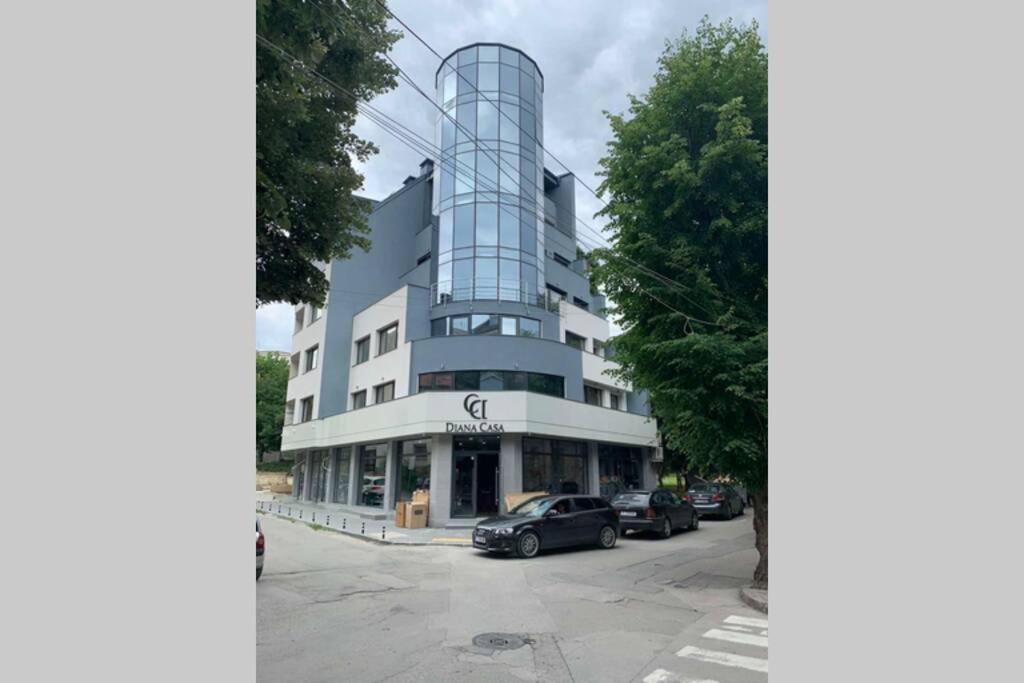 LUX 1BD/1BA City Center Apartment