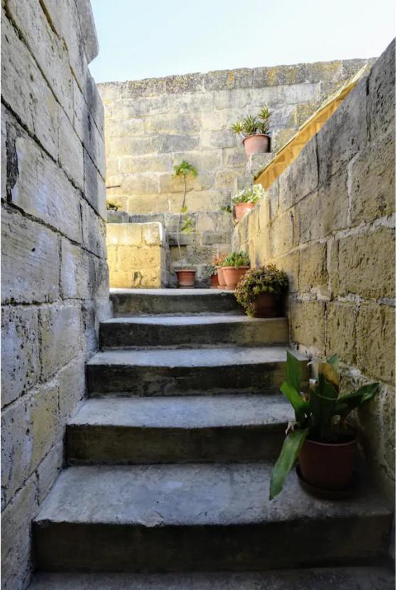 400YR Farmhouse in Xaghra Gozo - Separate Rooms view 4