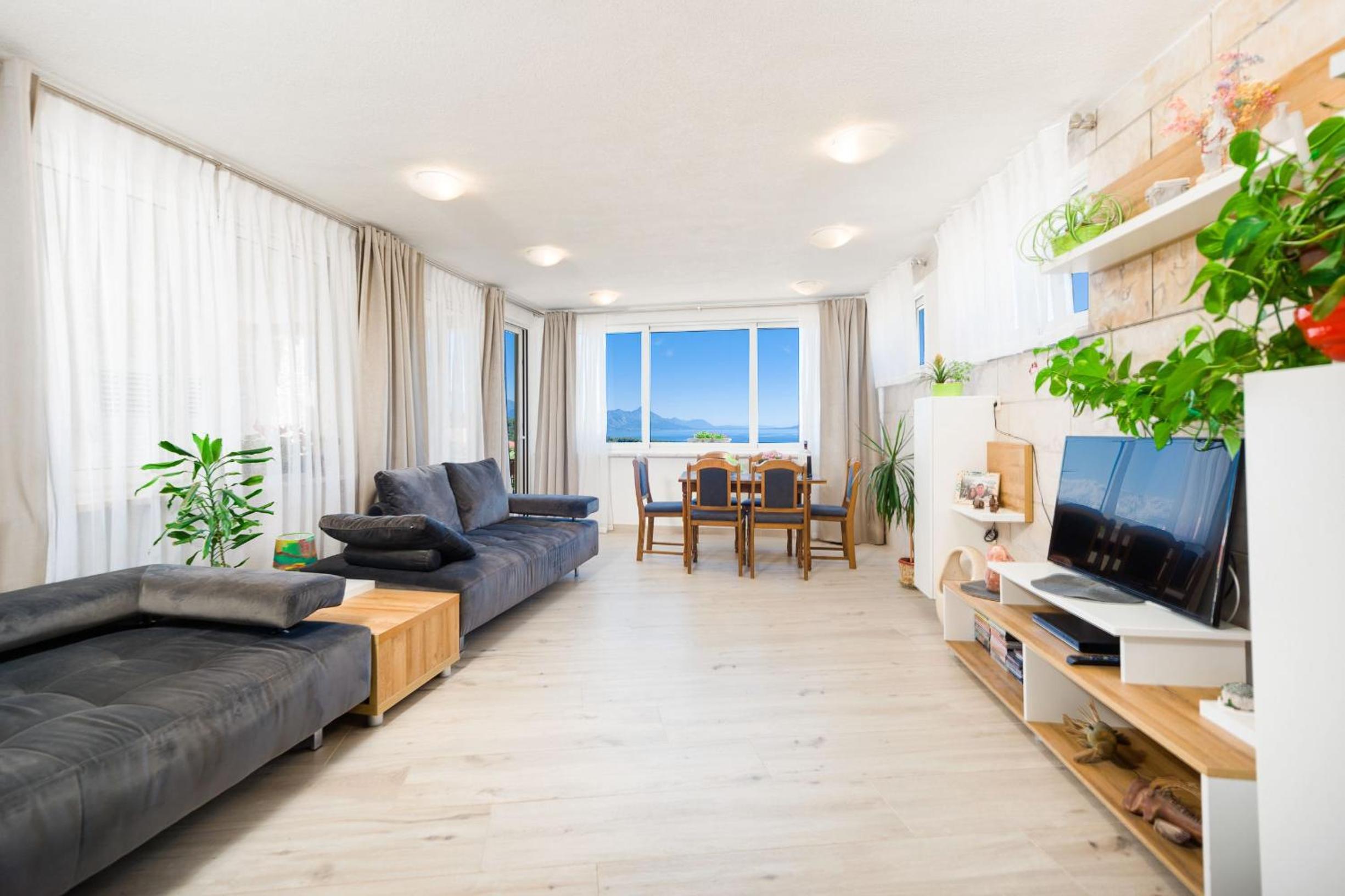 Holiday house Jogo view 5