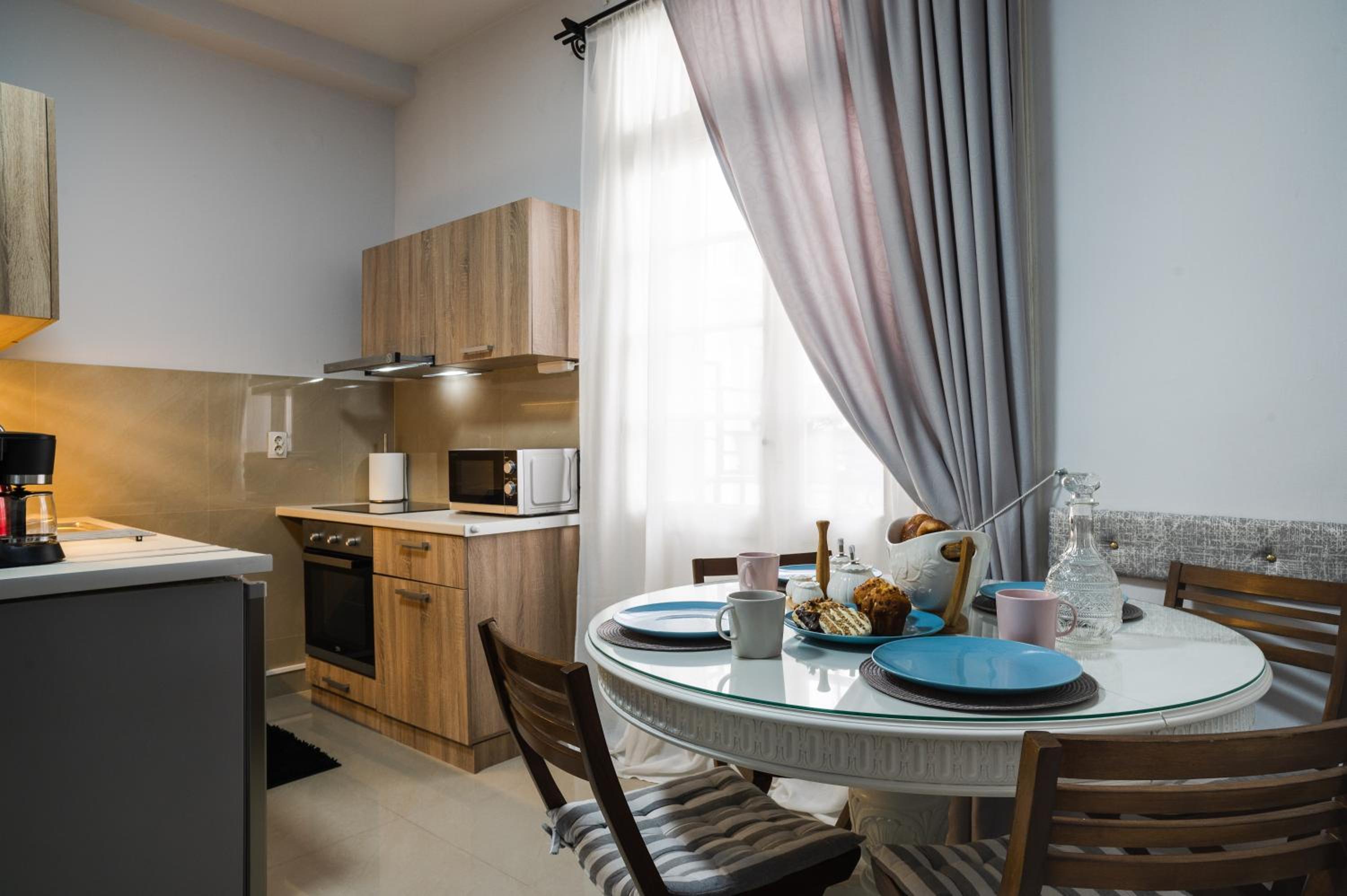 Polytimon, an Athenian neoclassical apartment