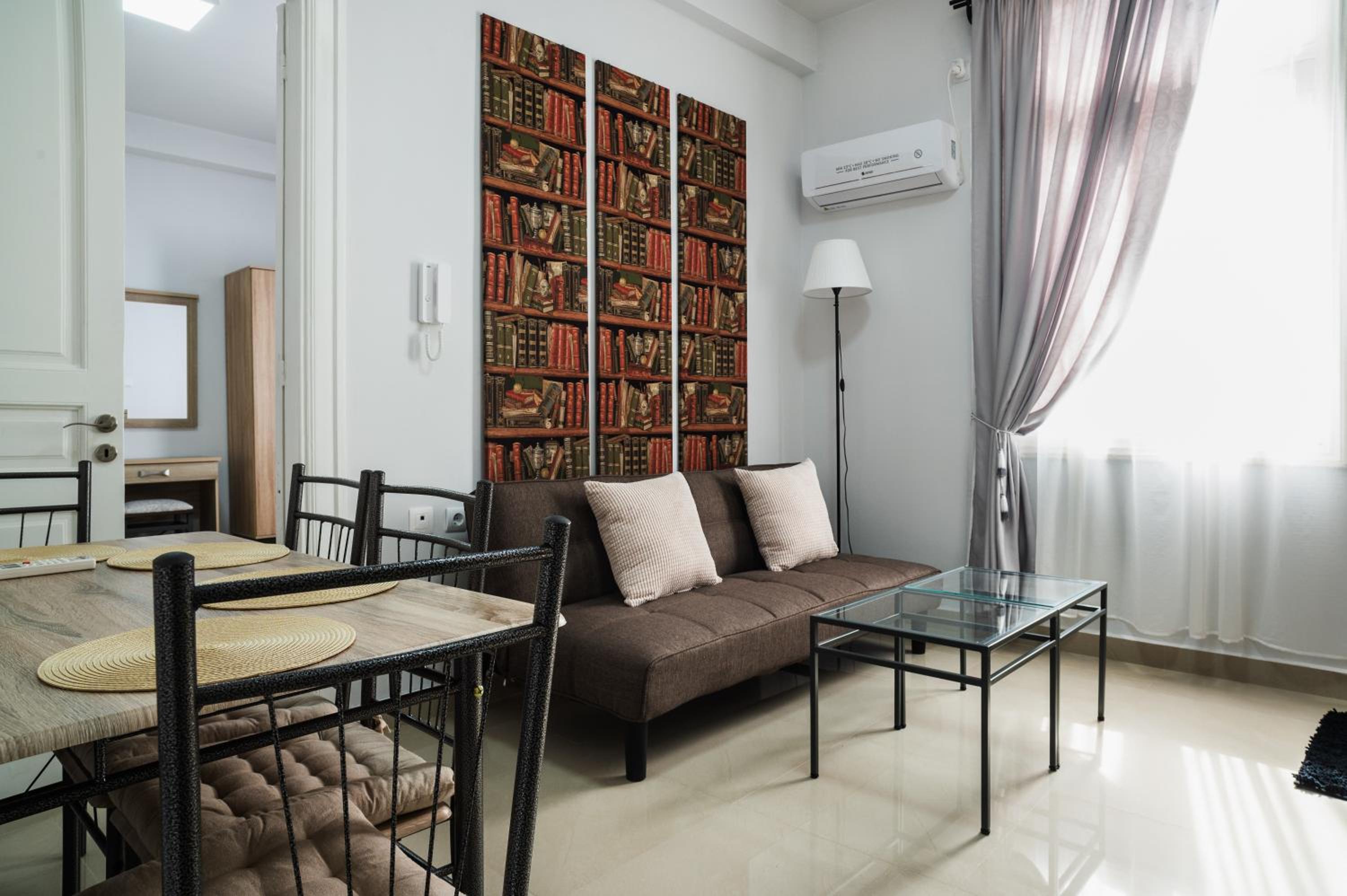 Polytimon, an Athenian neoclassical apartment
