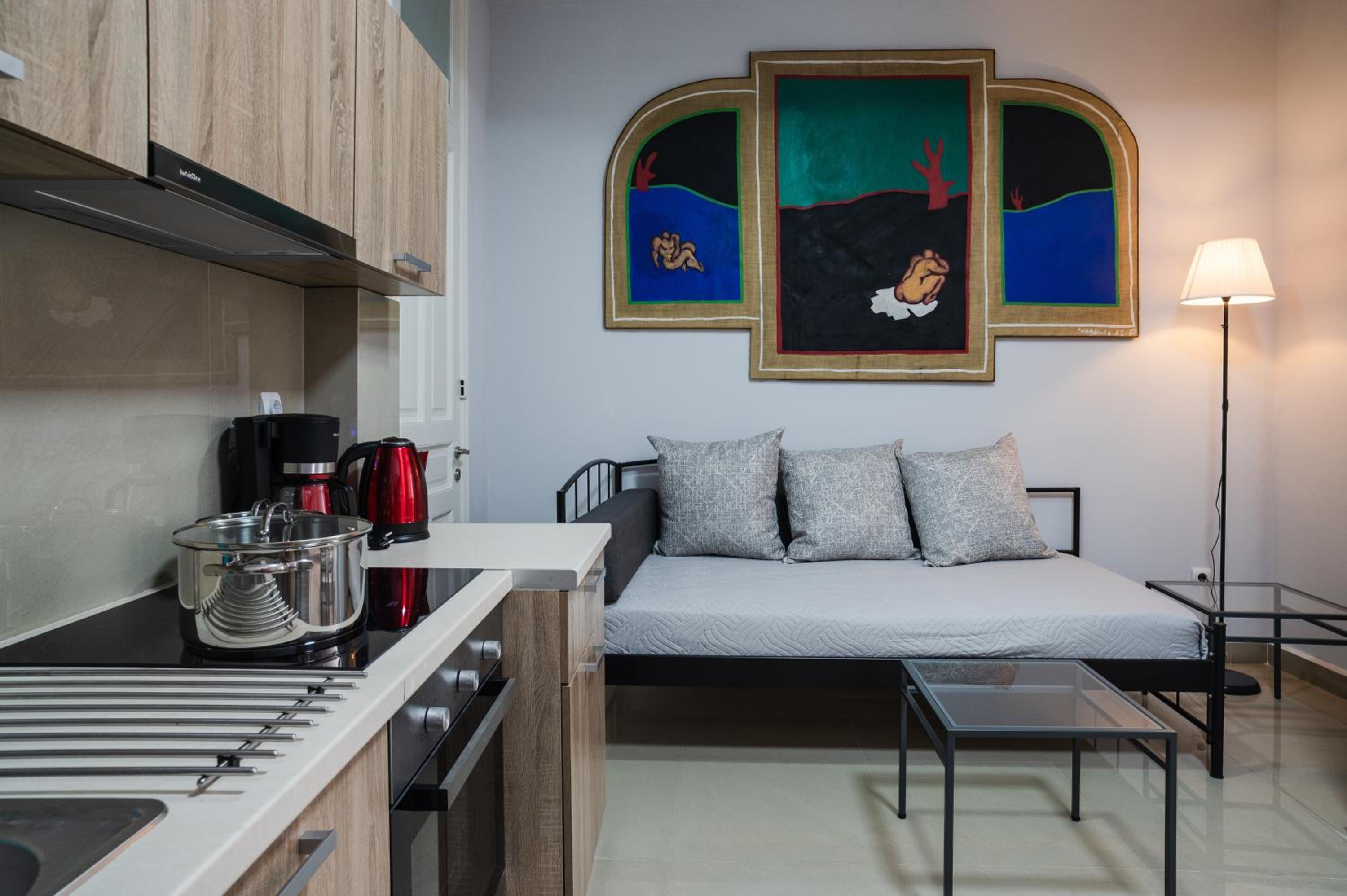 Polytimon, an Athenian neoclassical apartment