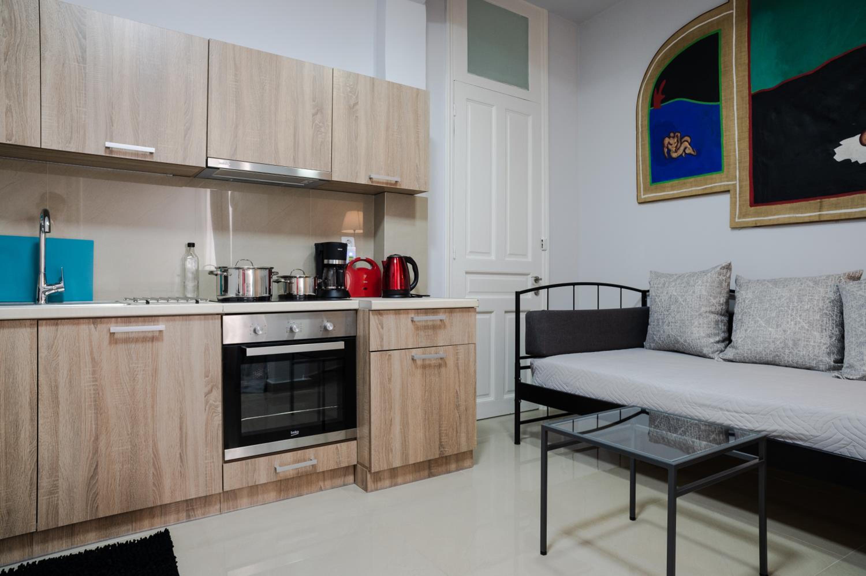 Polytimon, an Athenian neoclassical apartment