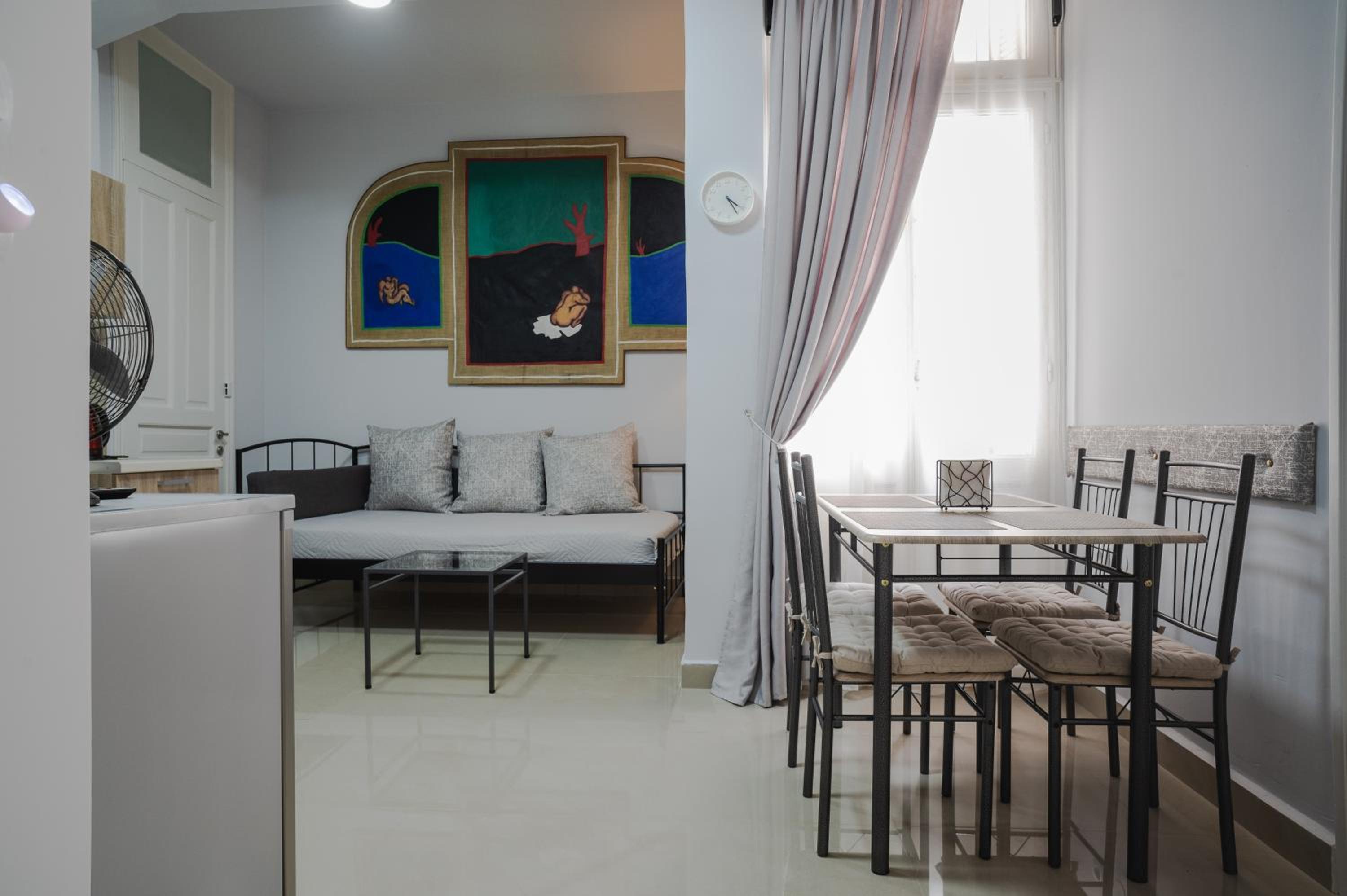 Polytimon, an Athenian neoclassical apartment