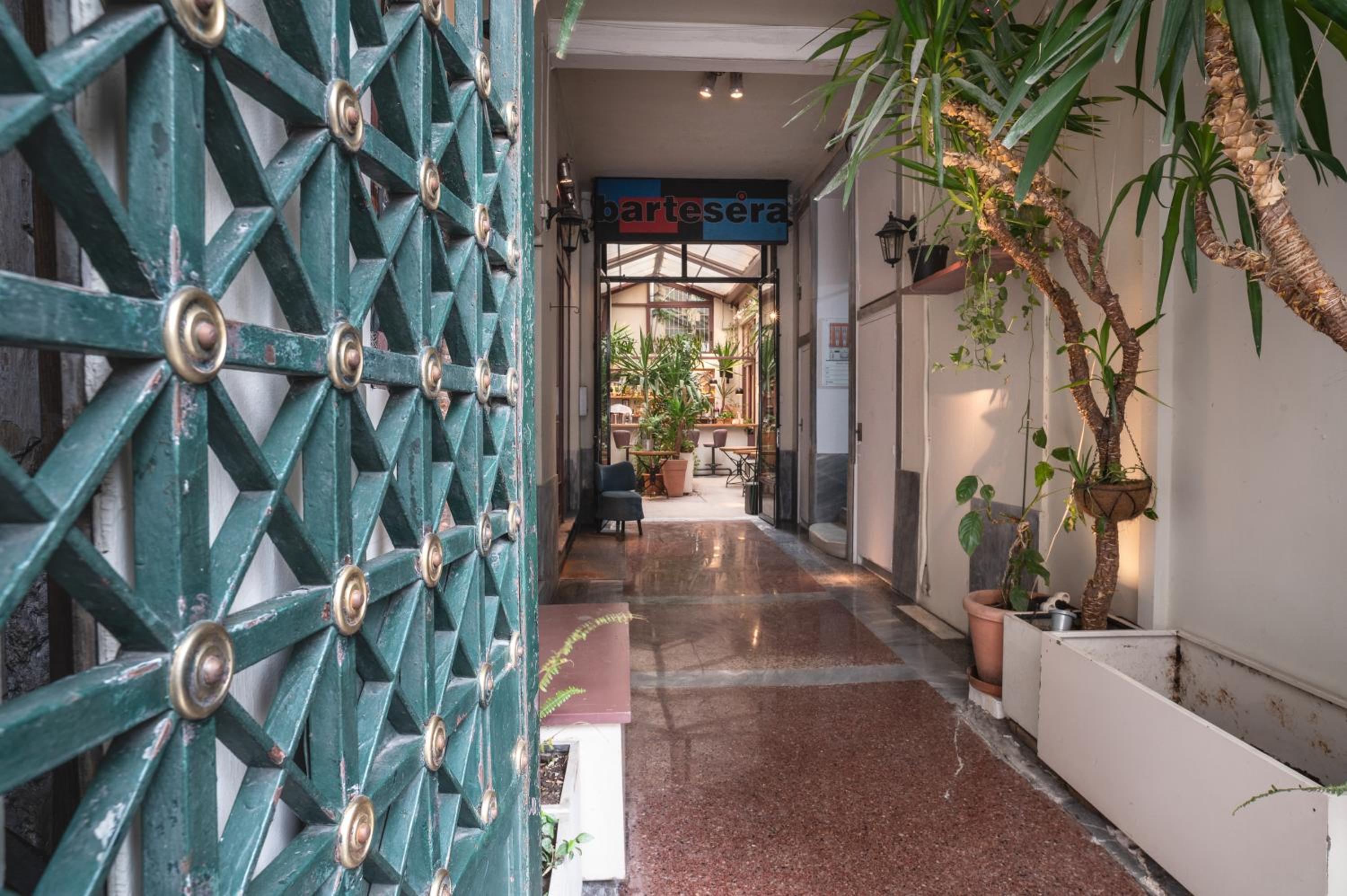 Polytimon, an Athenian neoclassical apartment