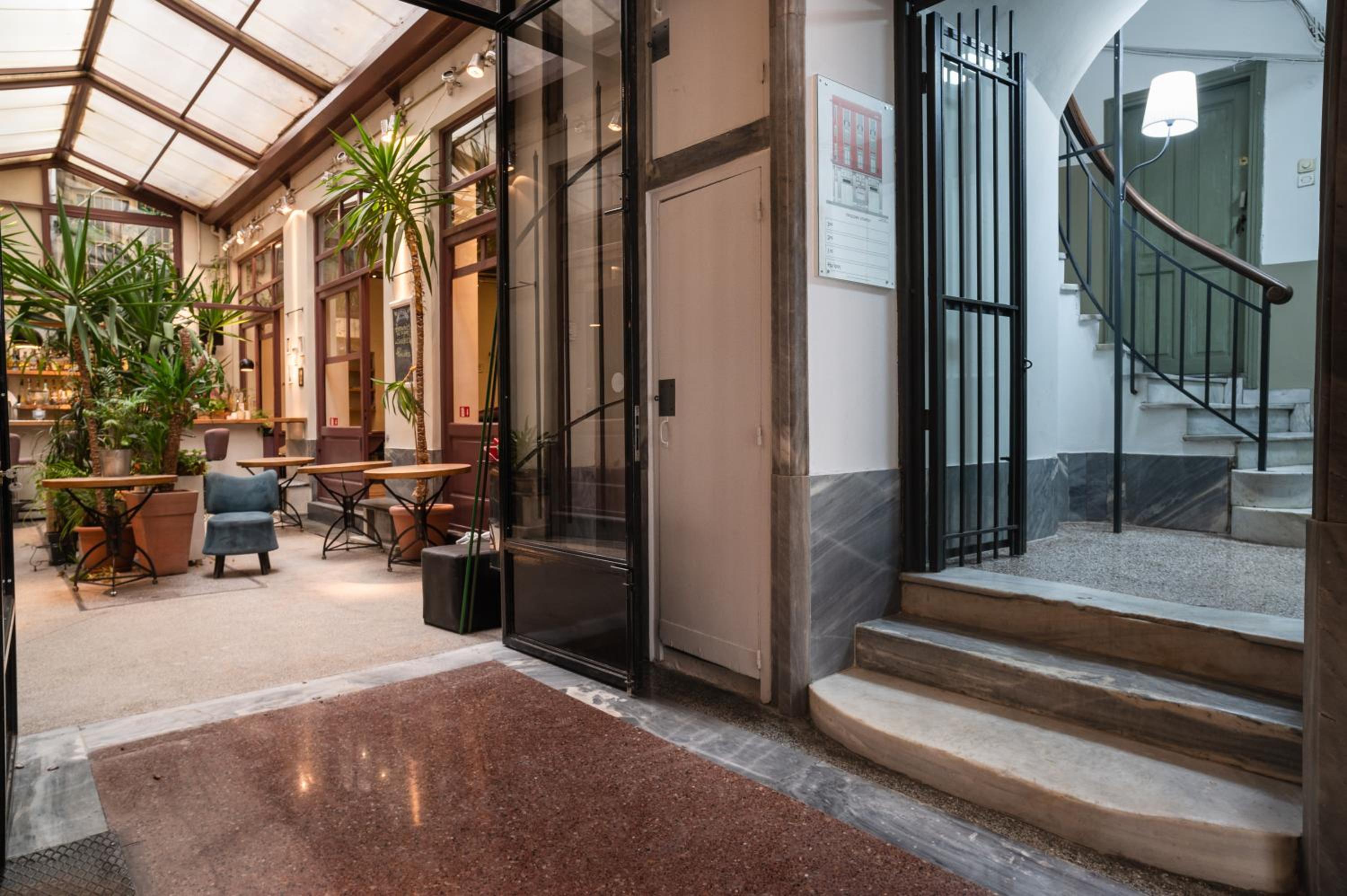 Polytimon, an Athenian neoclassical apartment