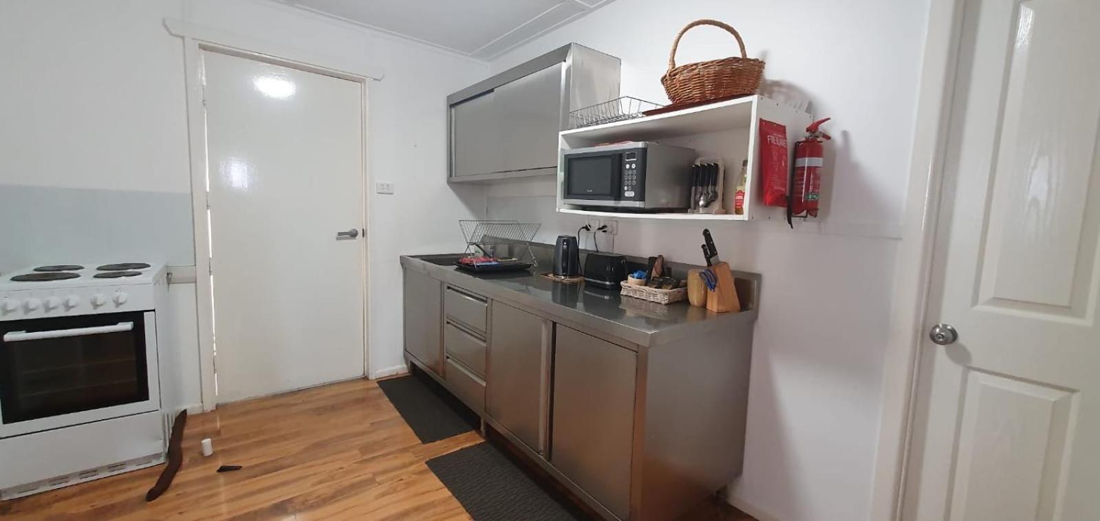 Riverfront Cottage in Booderee National Park at Christians Minde