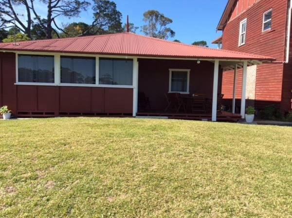 Riverfront Cottage in Booderee National Park at Christians Minde