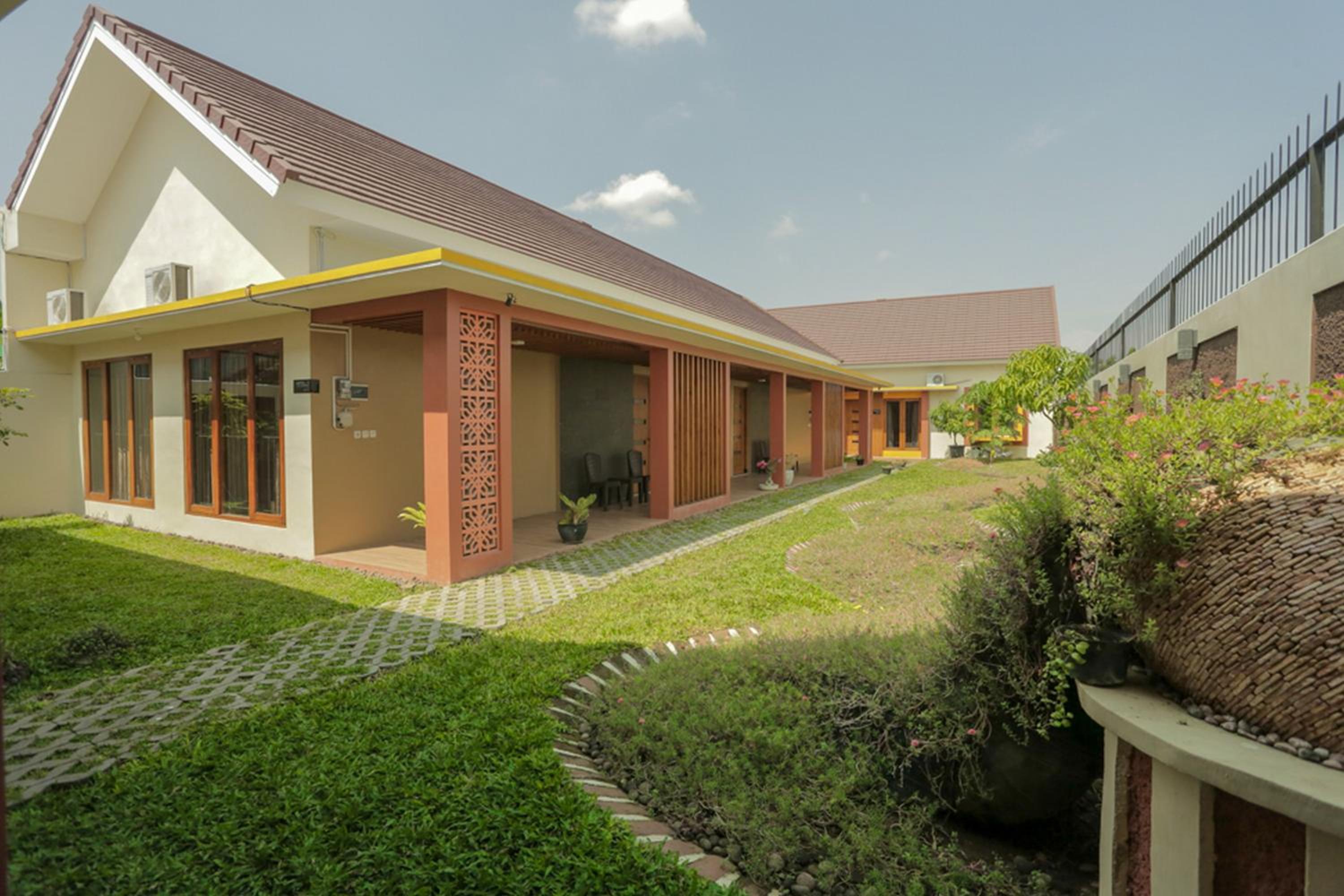 IDR Green Guest House Syariah Mitra RedDoorz