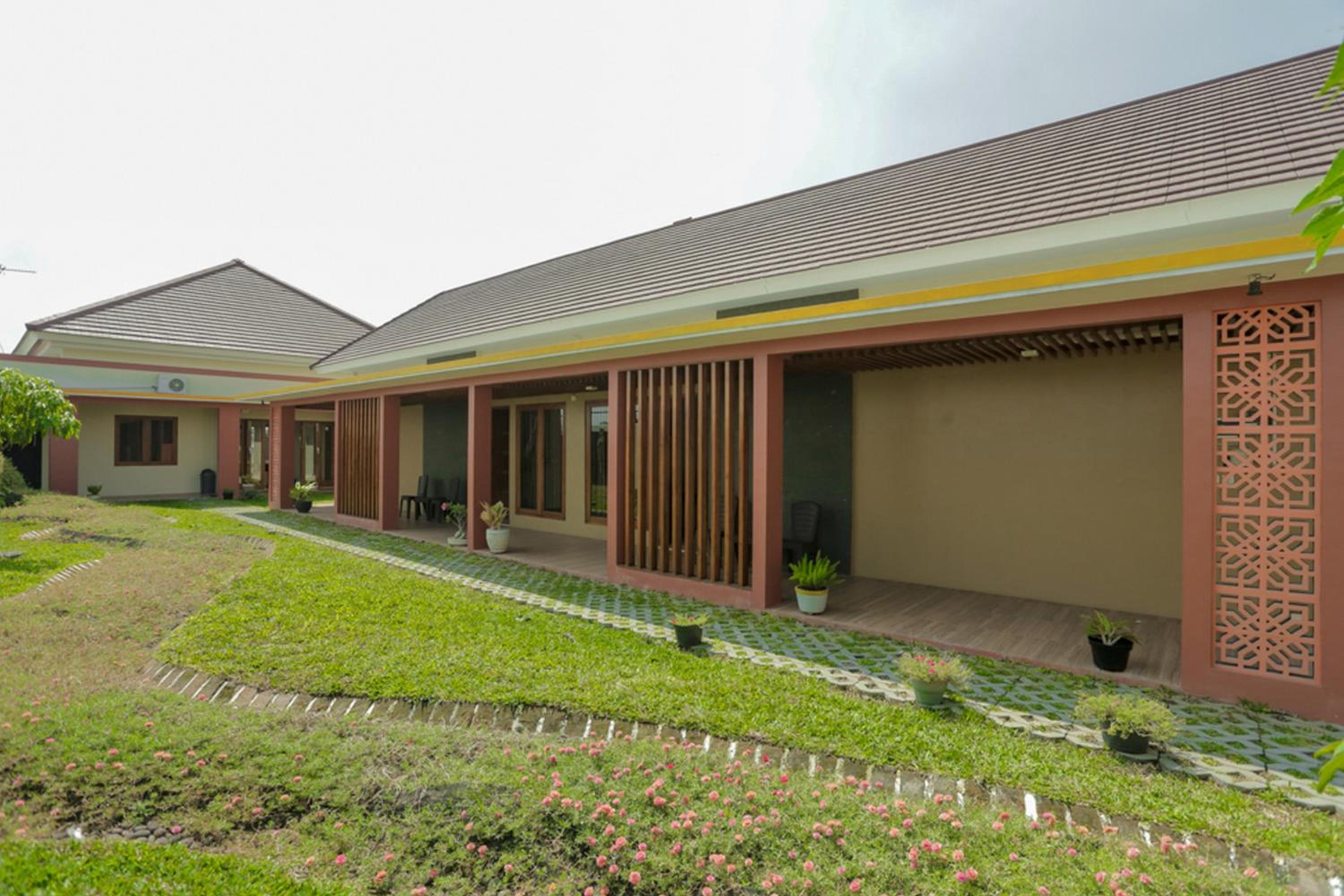 Solo Vacations - IDR Green Guest House Syariah Mitra RedDoorz - Property Image 41