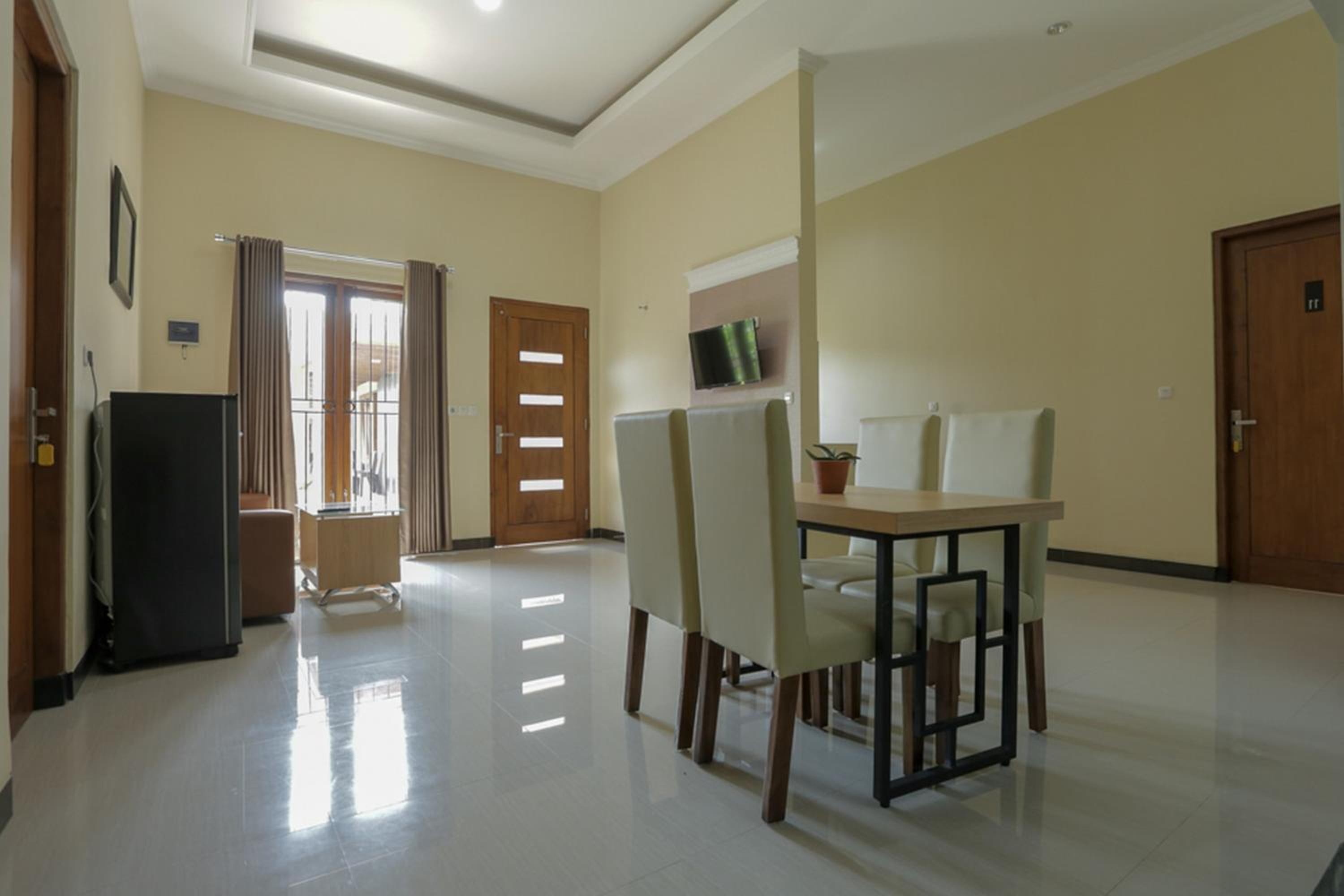 IDR Green Guest House Syariah Mitra RedDoorz, Solo - 20