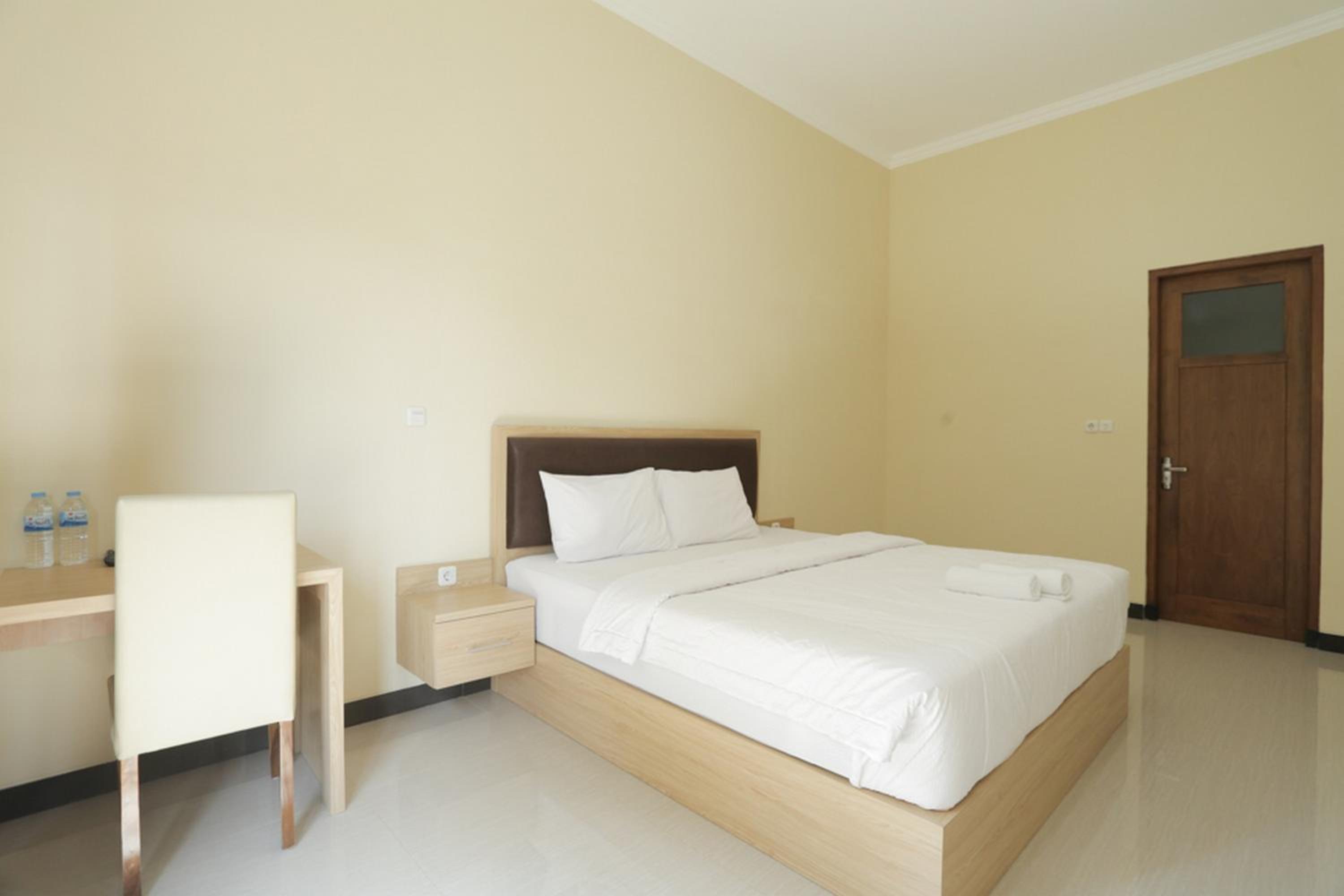 Solo Vacations - IDR Green Guest House Syariah Mitra RedDoorz - Property Image 72