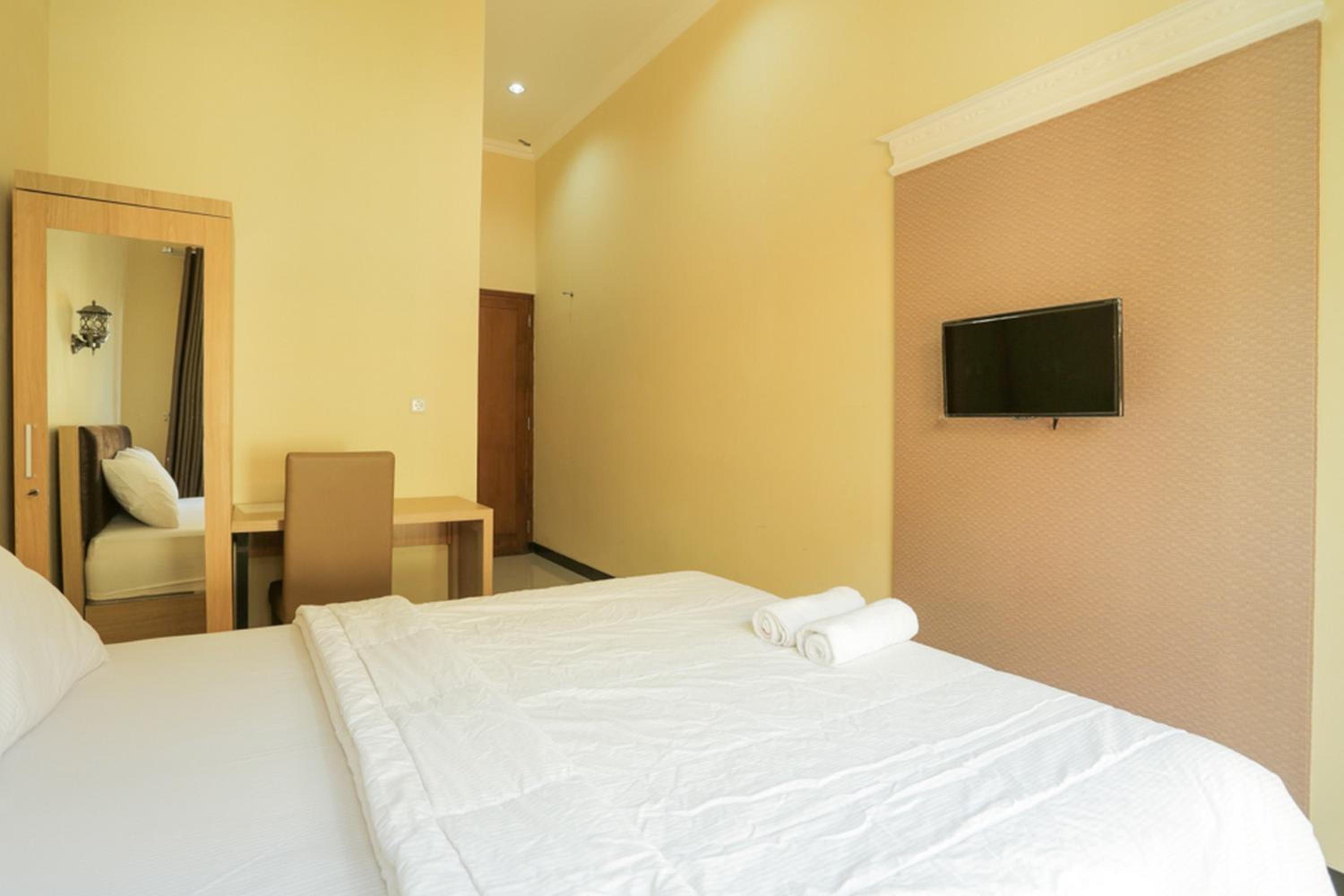 IDR Green Guest House Syariah Mitra RedDoorz, Solo - 15