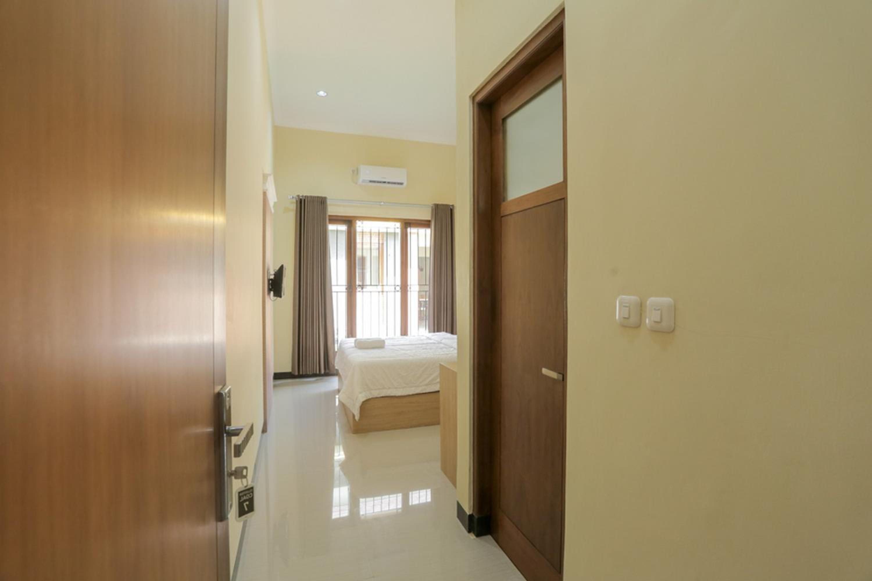 Solo Vacations - IDR Green Guest House Syariah Mitra RedDoorz - Property Image 14