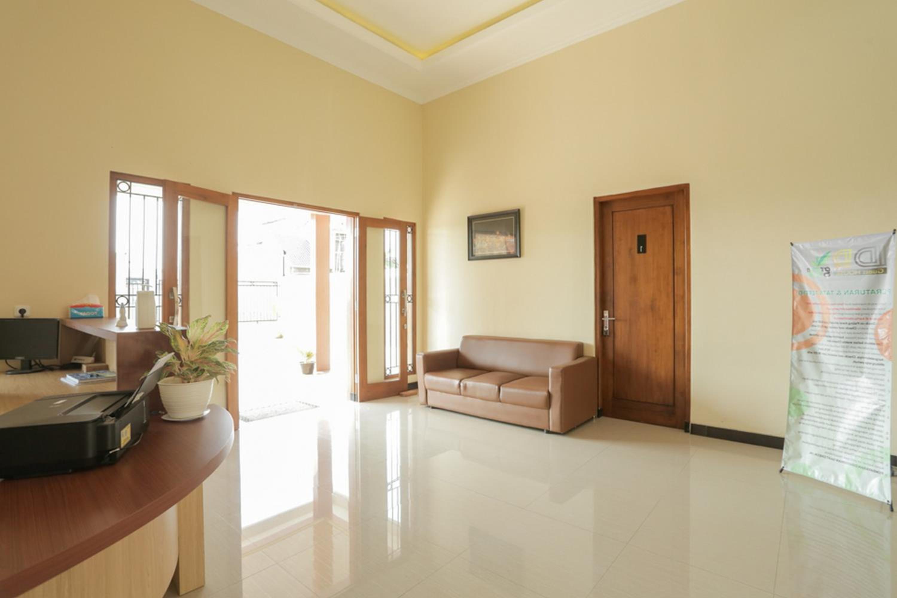 IDR Green Guest House Syariah Mitra RedDoorz, Solo - 22