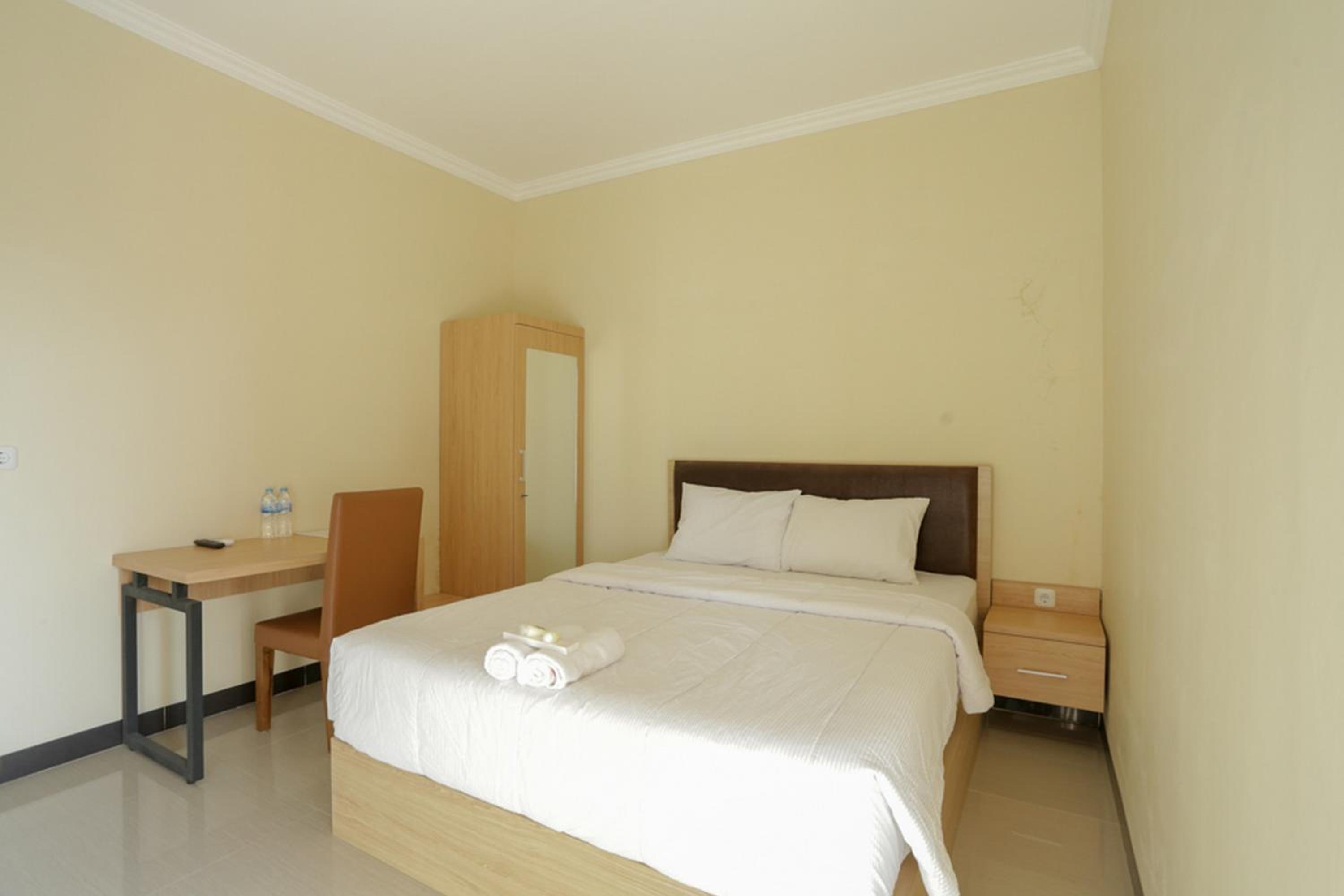 IDR Green Guest House Syariah Mitra RedDoorz, Solo - 13
