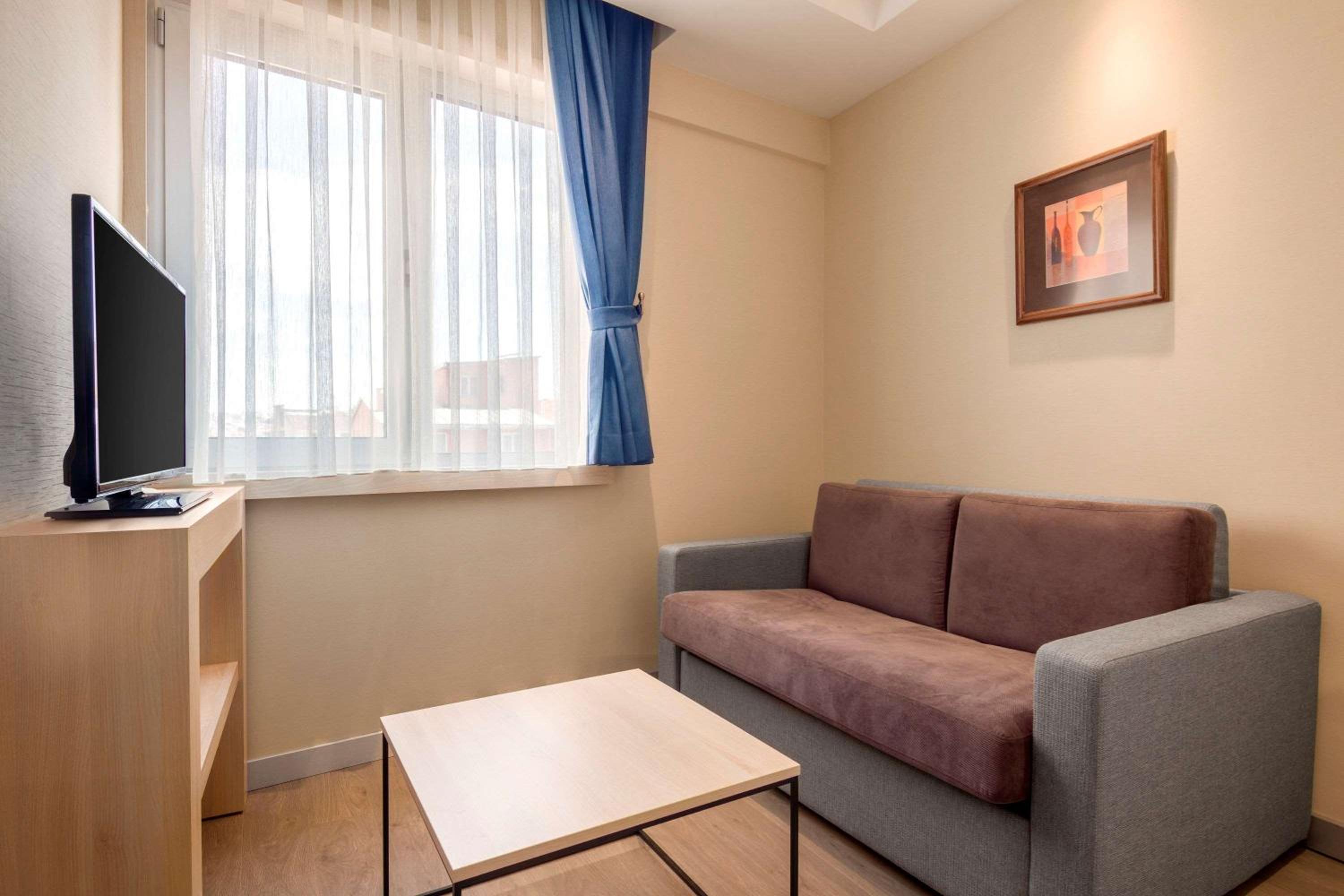 Ramada by Wyndham İstanbul Eski Şehir - Image 25