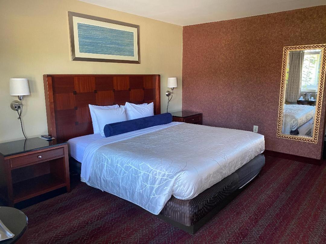 Brattleboro Vacations - The Black Mountain Inn - Property Image 39