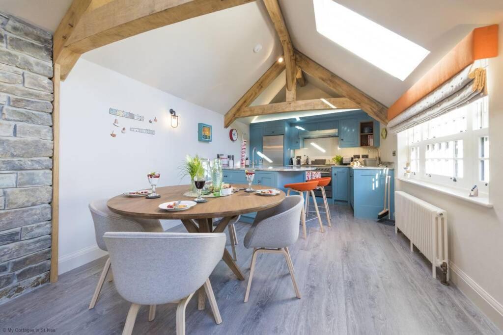 The Garth 5 Star Gold Luxury Cottages view 3