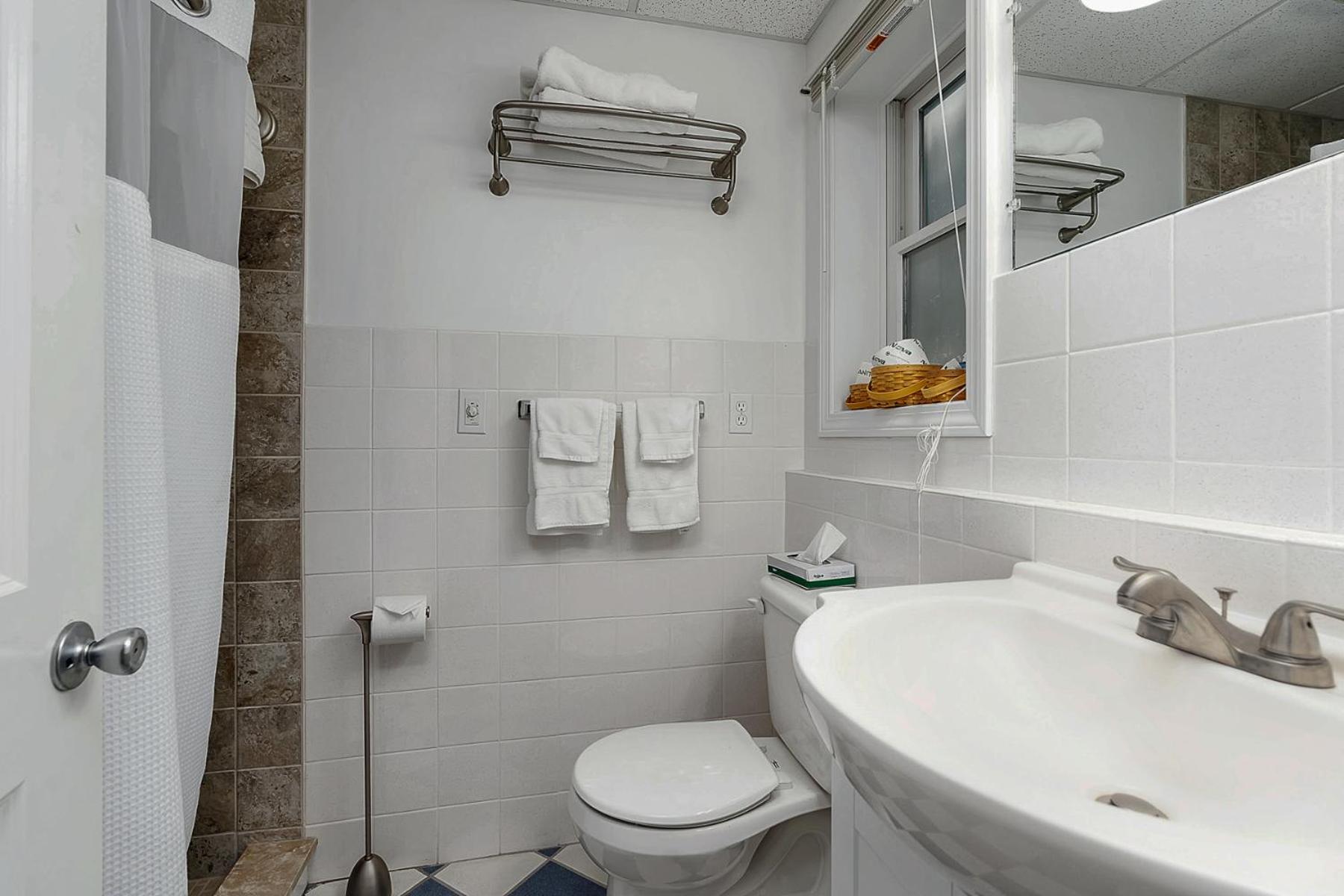 Towne Lyne Motel - Property Image 43