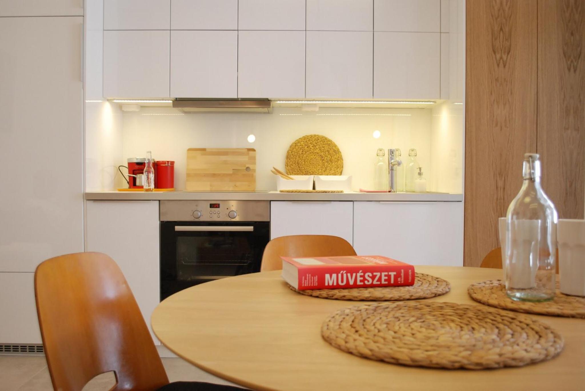 Stylish Studios Apartment in the City Center with Air Conditioning view 5