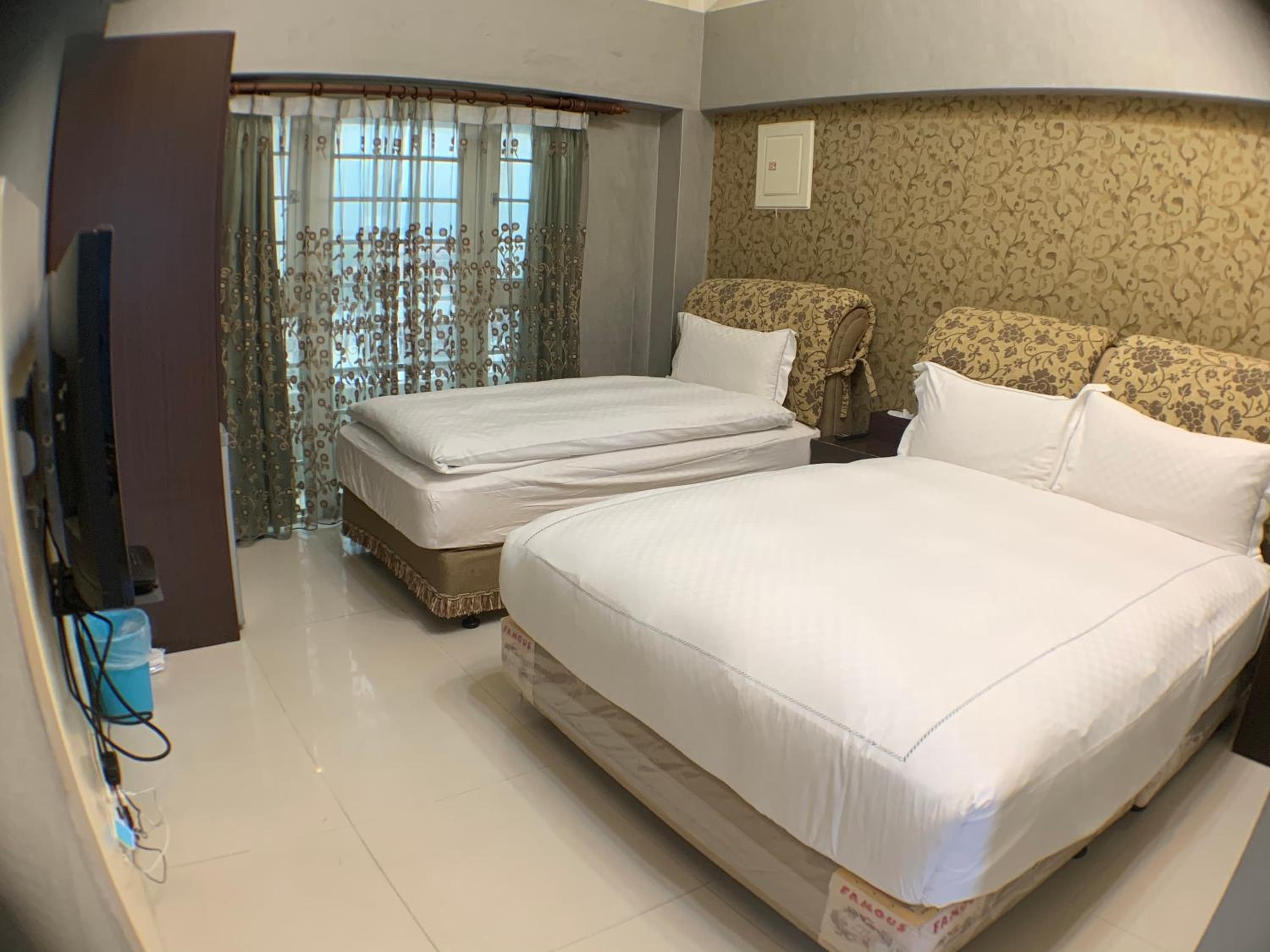 Dipper Ocean Hostel view 3