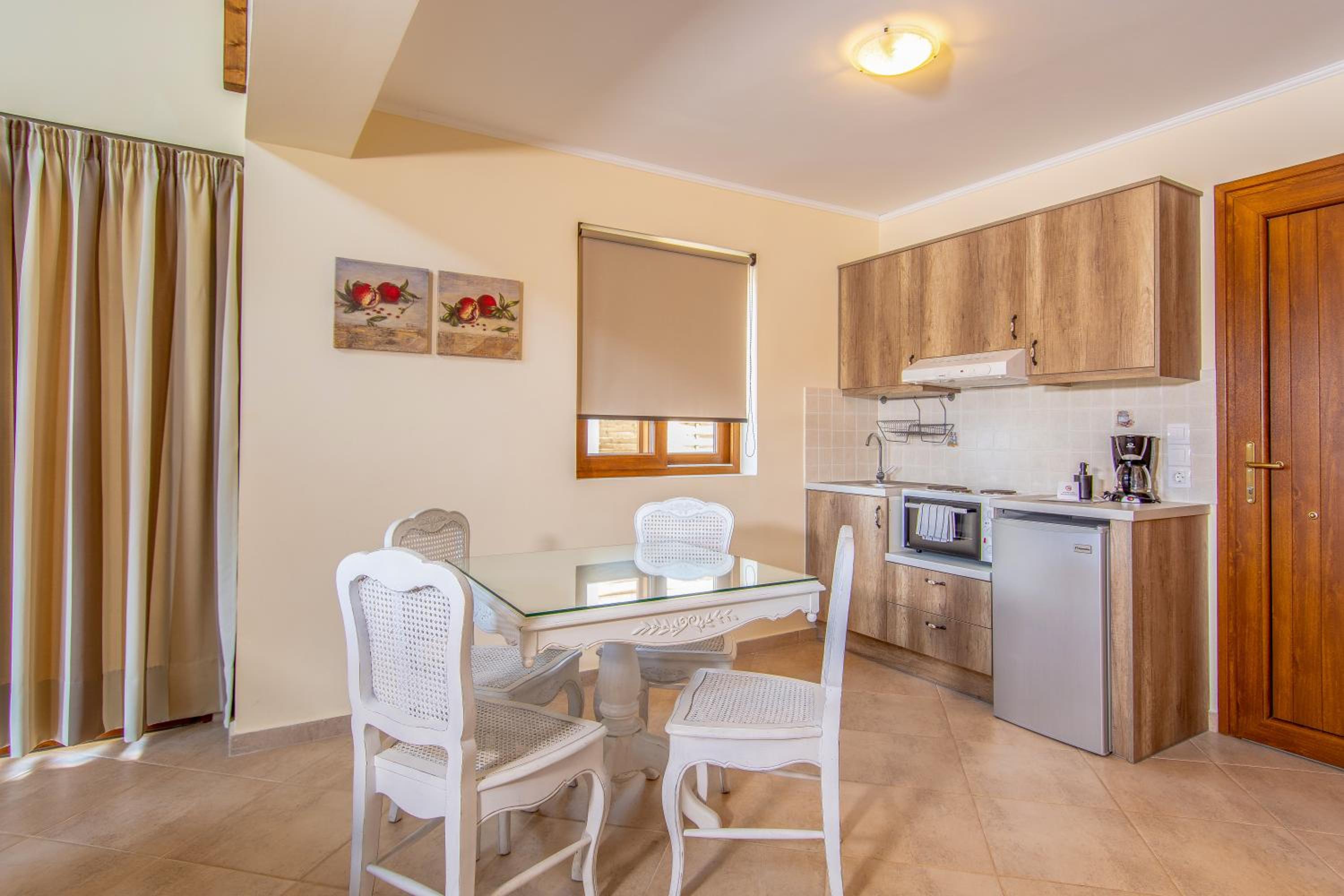 Αlissachne Suites view 5
