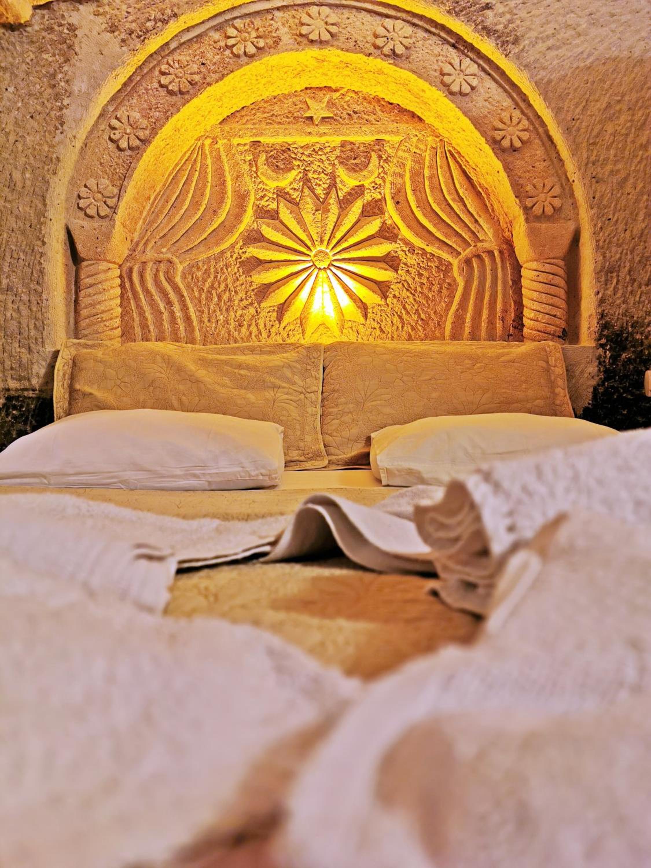 Falcon Cave Suites - Image 5