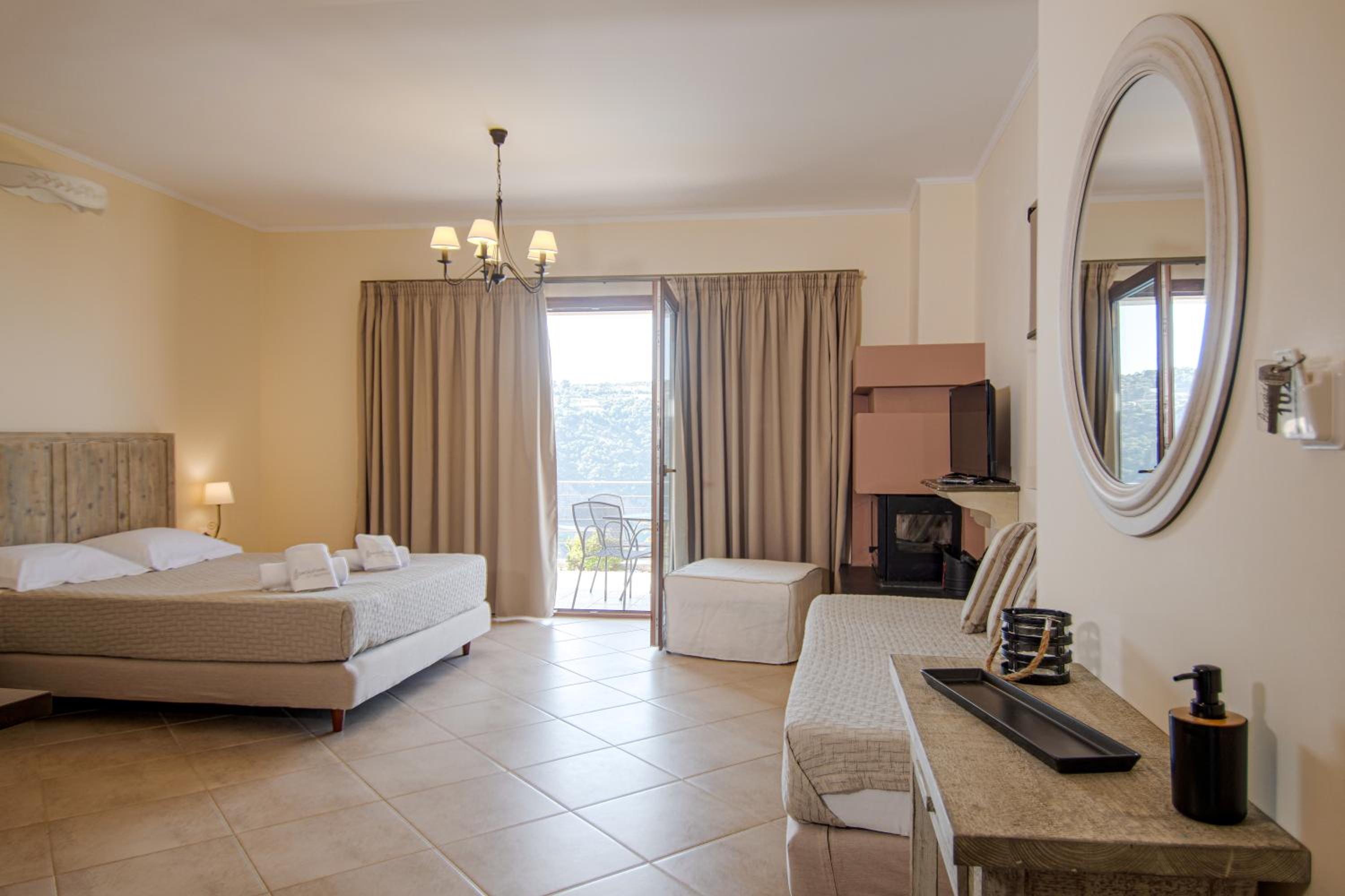 Αlissachne Suites view 3