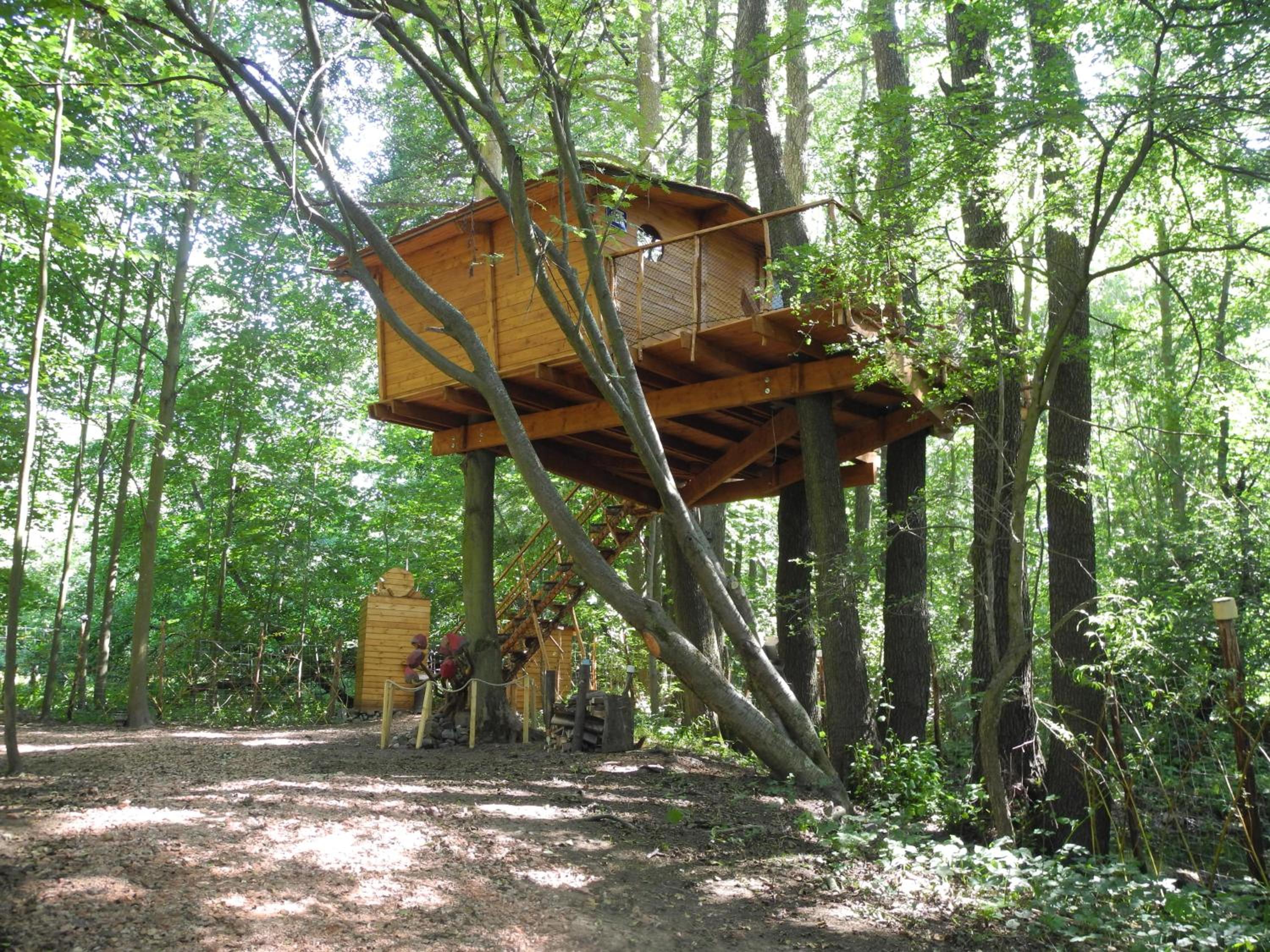 Treehouse v Brdech view 3