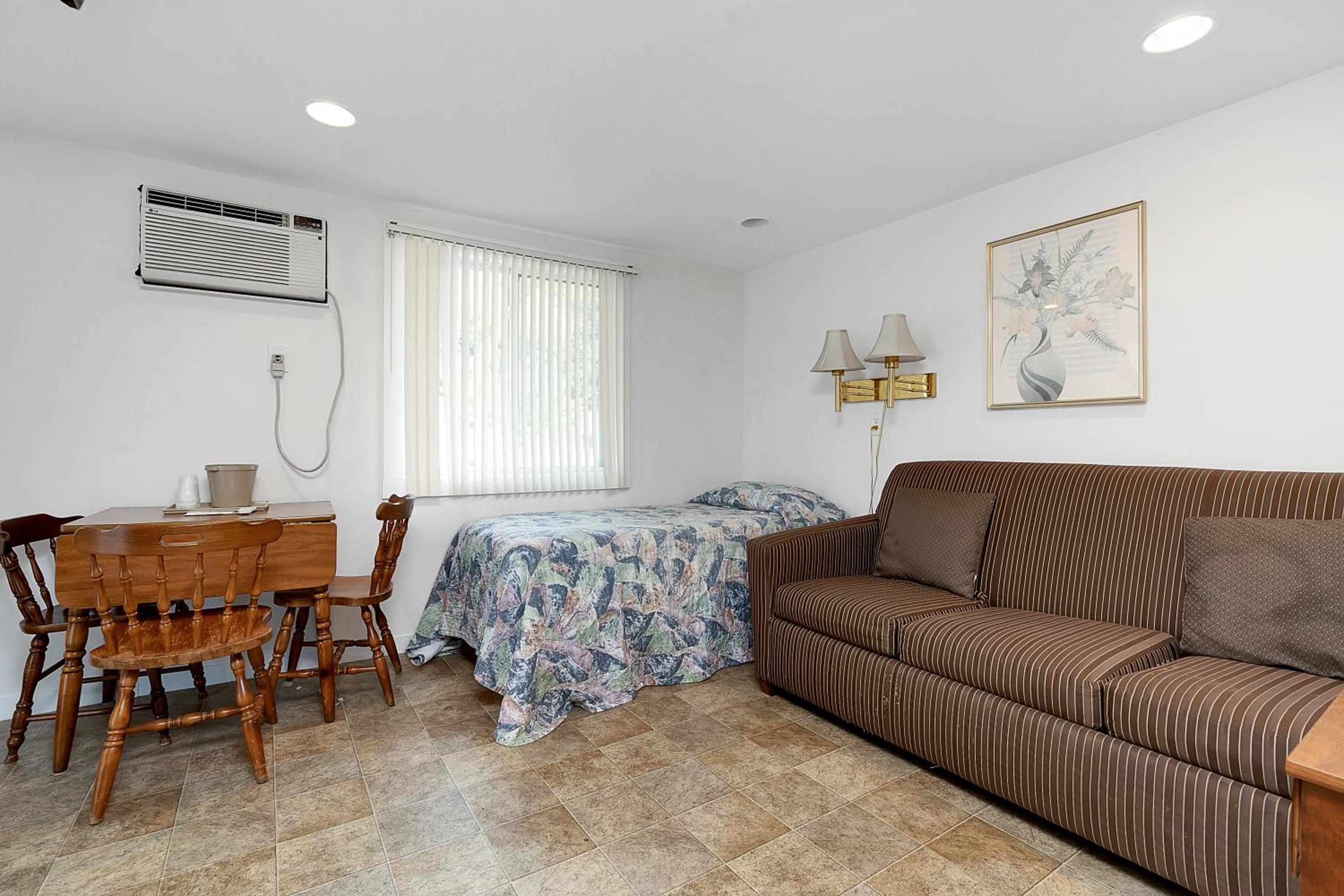 Ne'r Beach Motel