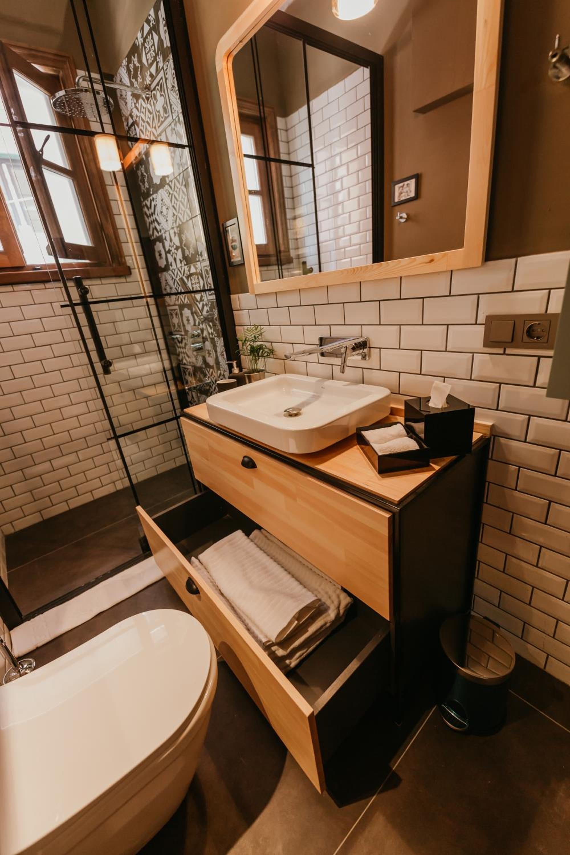Galadoo Suites