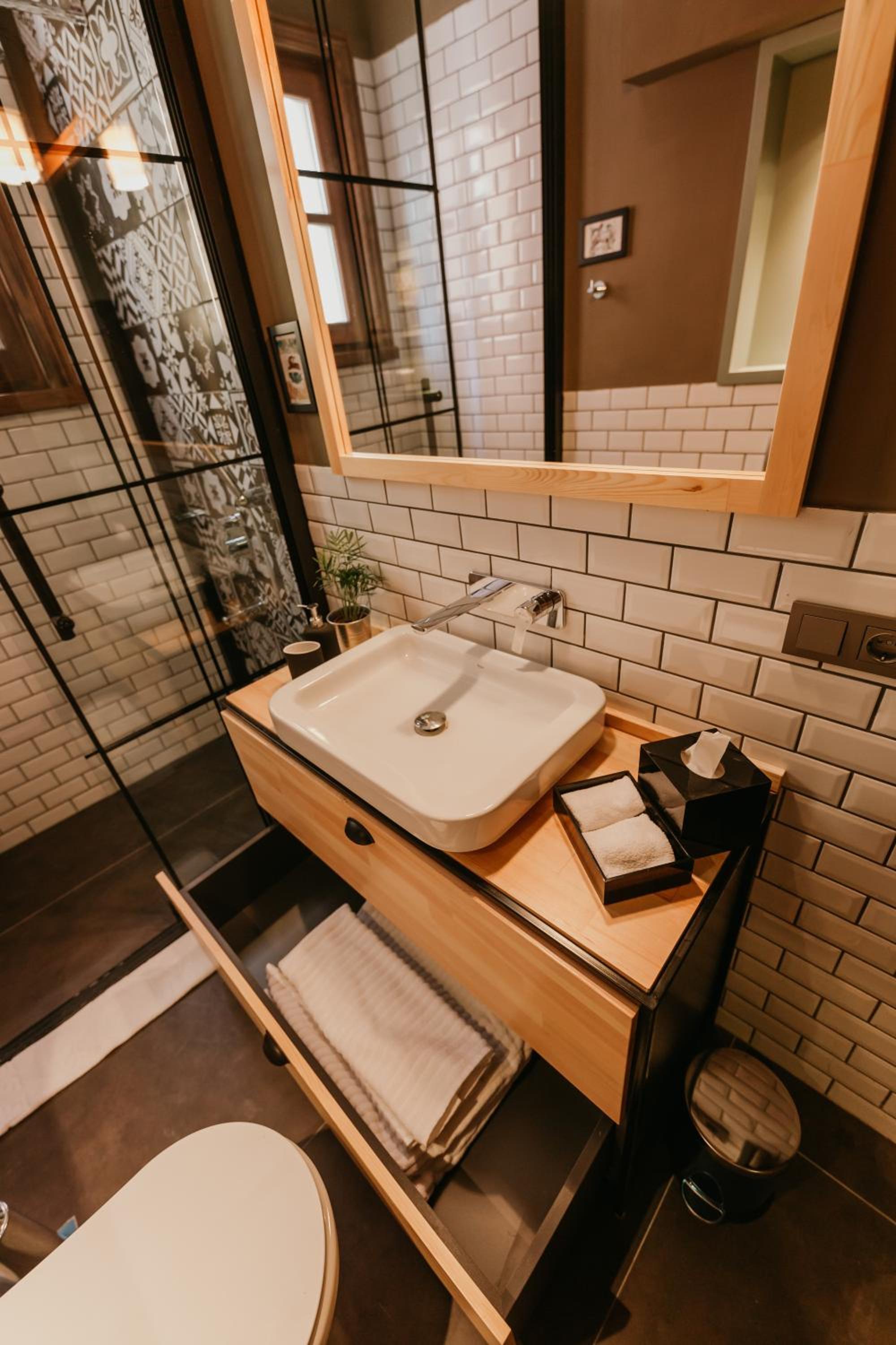 Galadoo Suites