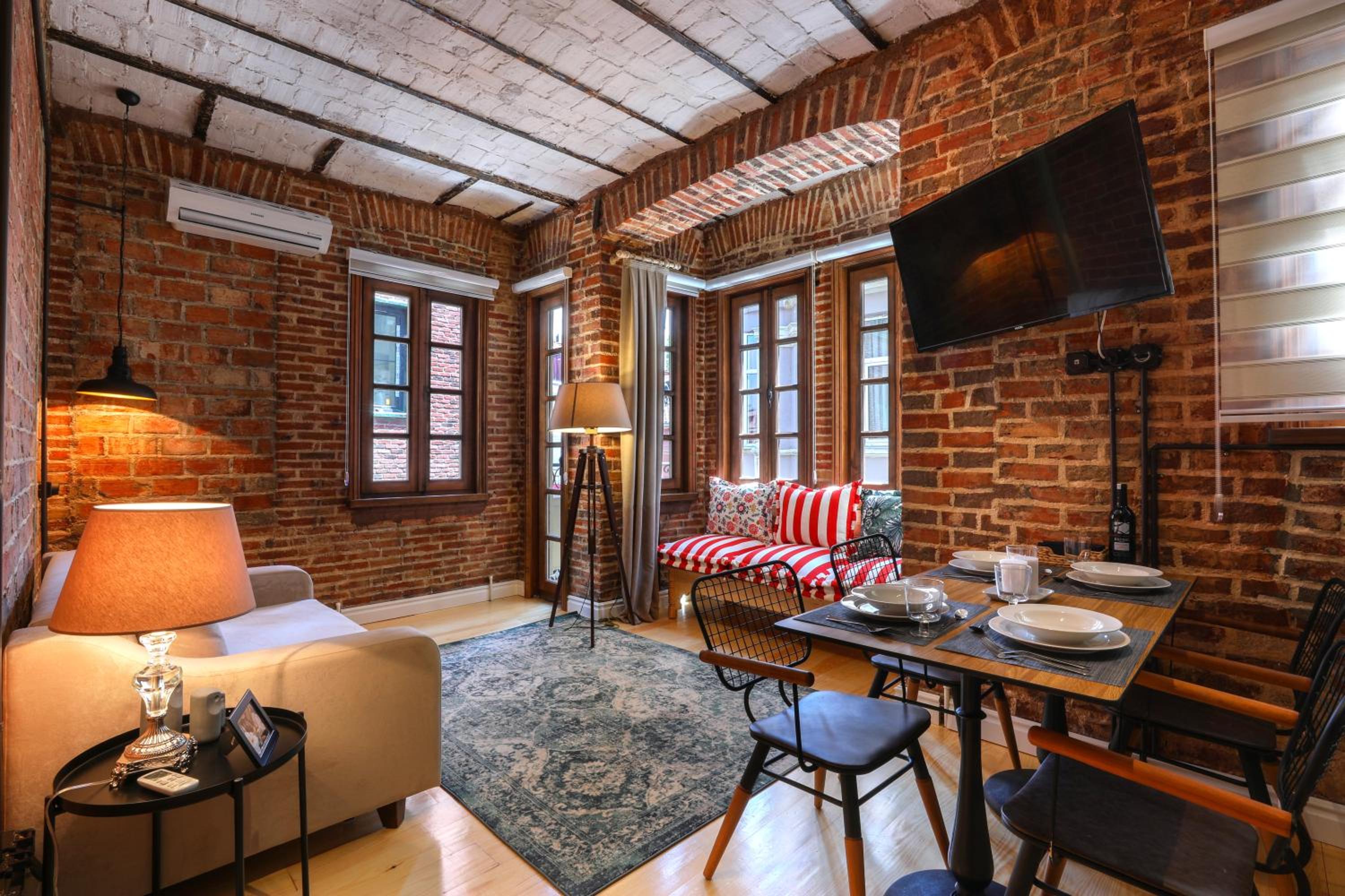 Galadoo Suites