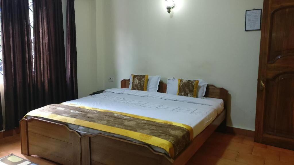 An incredible hotel, with amazing staff, near MG Marg view 5