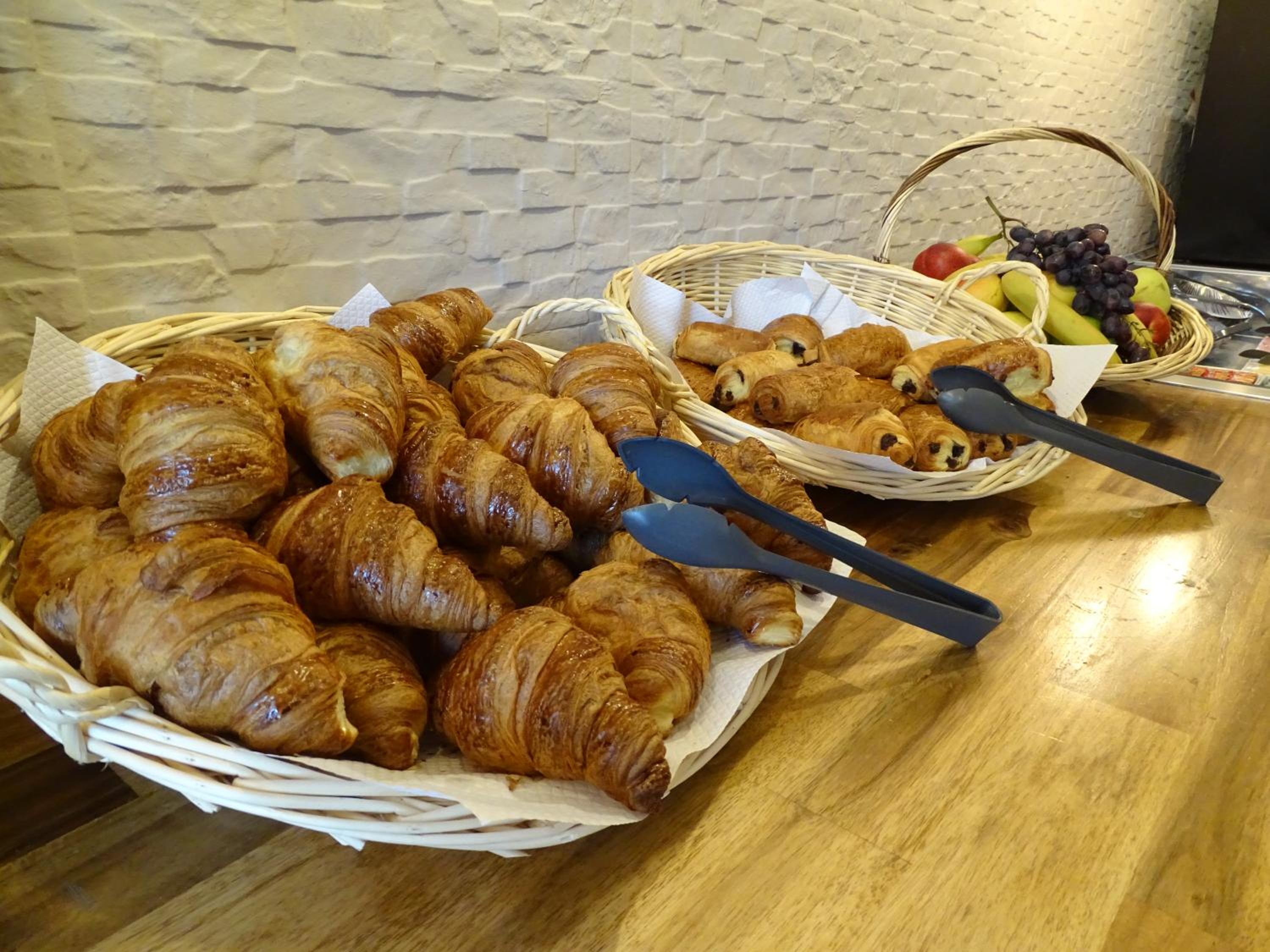 Creteil Vacations - Euro Hotel Paris Creteil - Property Image 3