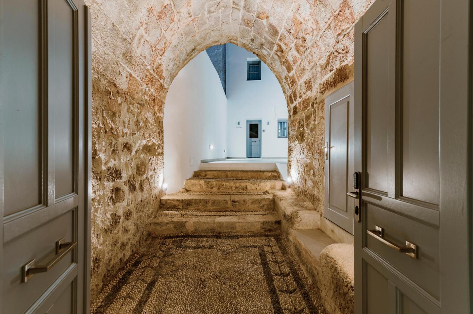 Lindos Calmare Suites view 5