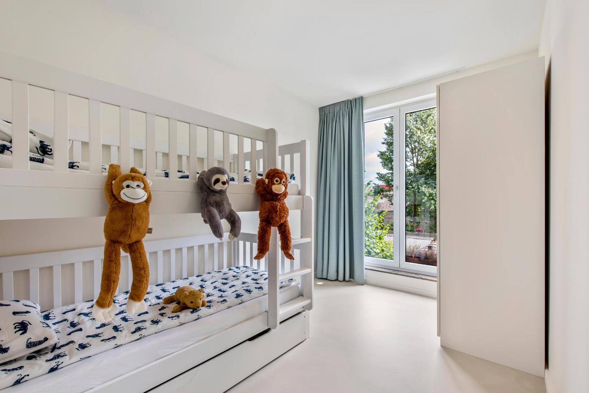 Beautifully renovated appt with big cosy terrace