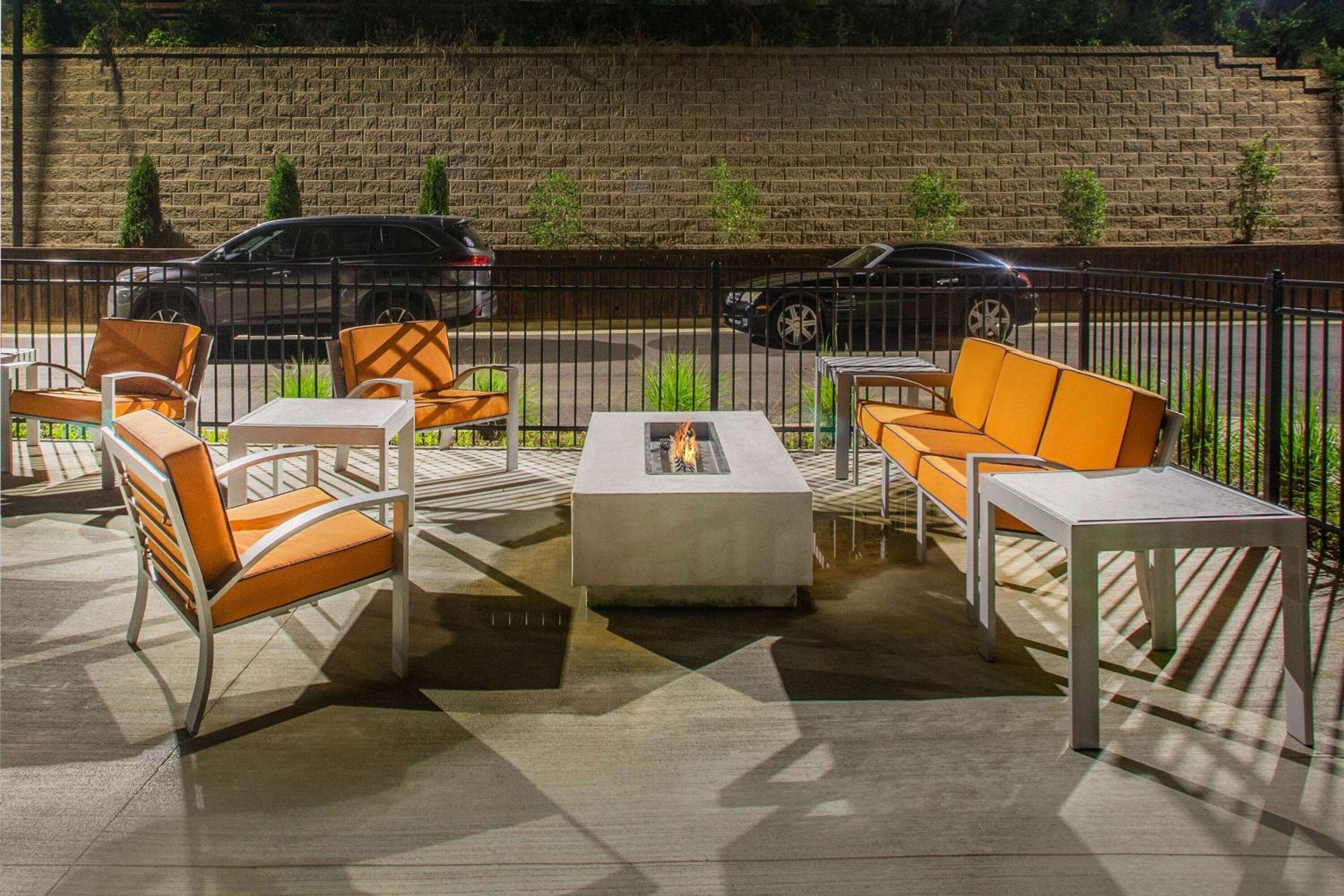 Oxford Vacations - La Quinta Inn  Suites by Wyndham Oxford - Property Image 35