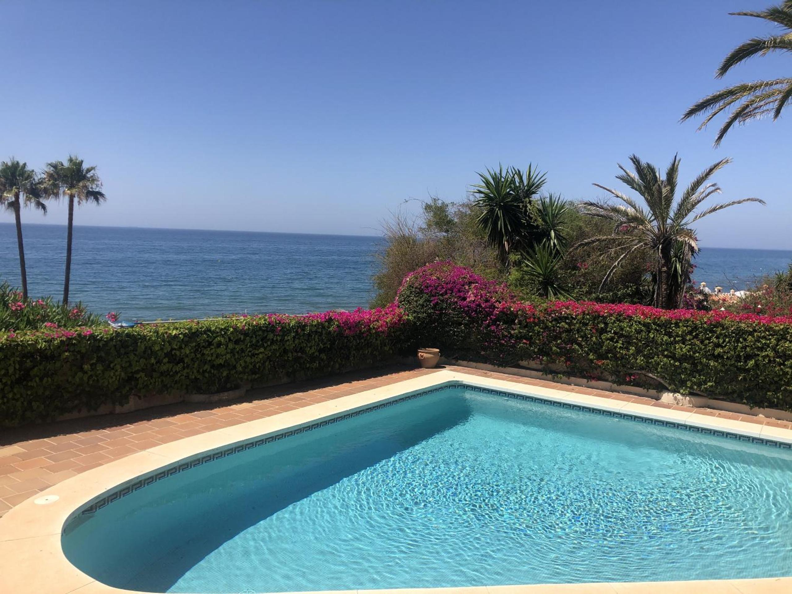 Villa Monterray, Royal Beach, Calahonda - Beach Front Villa view 3