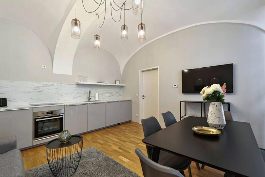 Vienne City Apartment Crown 6