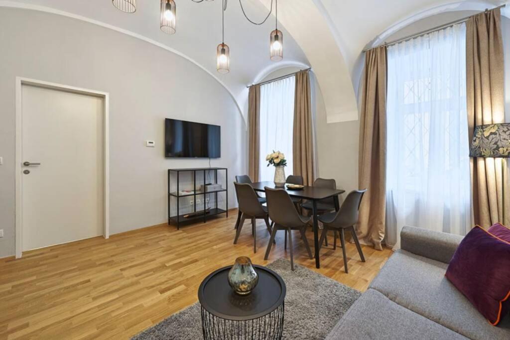 Vienne City Apartment Crown 6