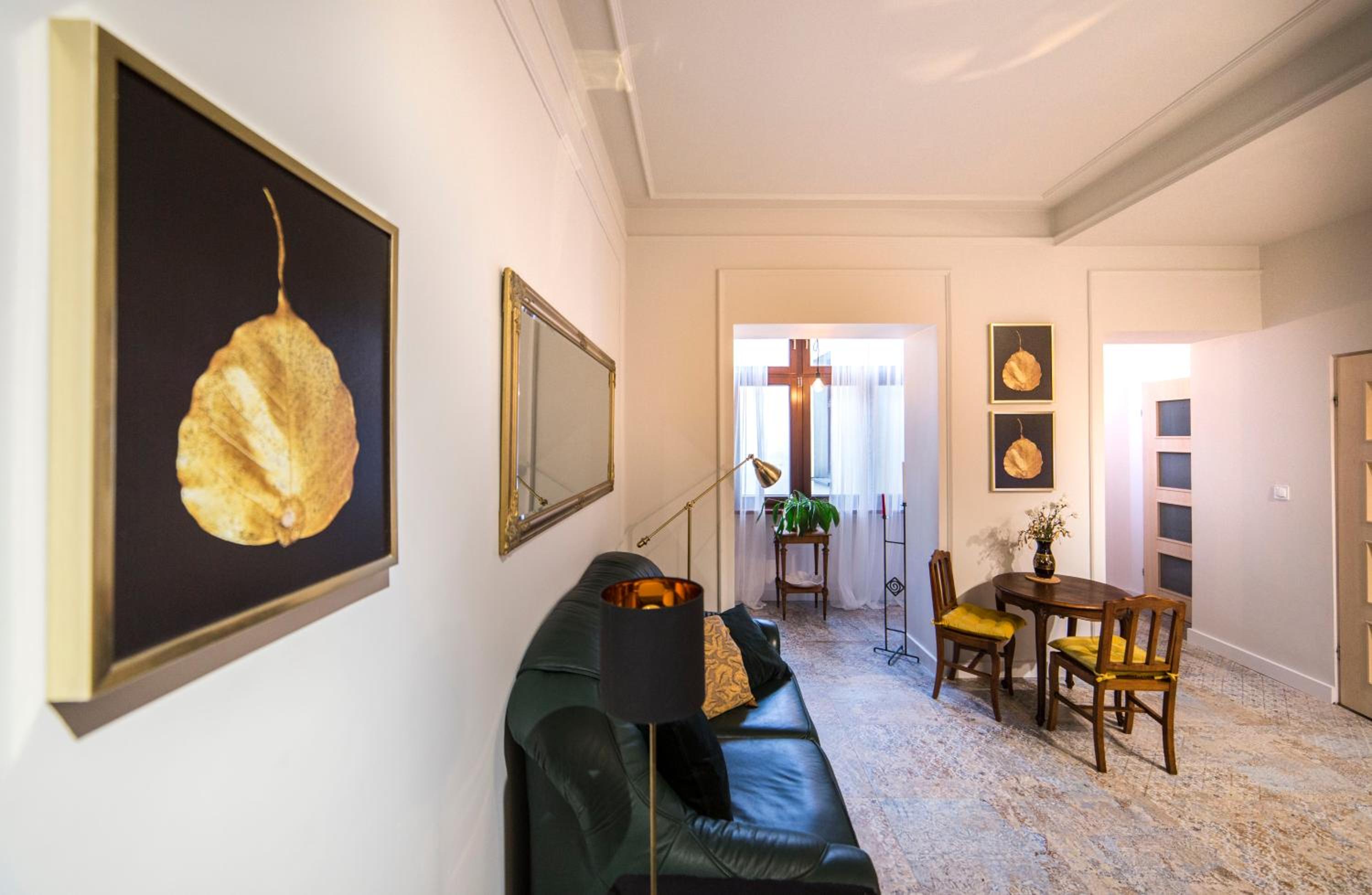 WSPANIAŁY, Stylowy Apartament w Sercu Starego Miasta view 2