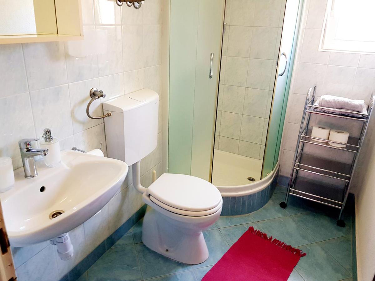 Apartments Mladen photo 3