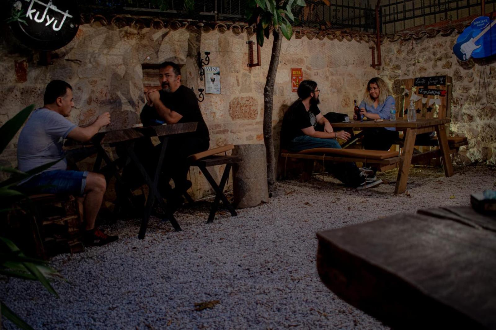 Kuyu Beergarden Hostel
