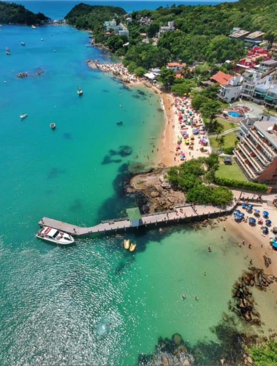 Apartamento Frente Mar com 02 suítes