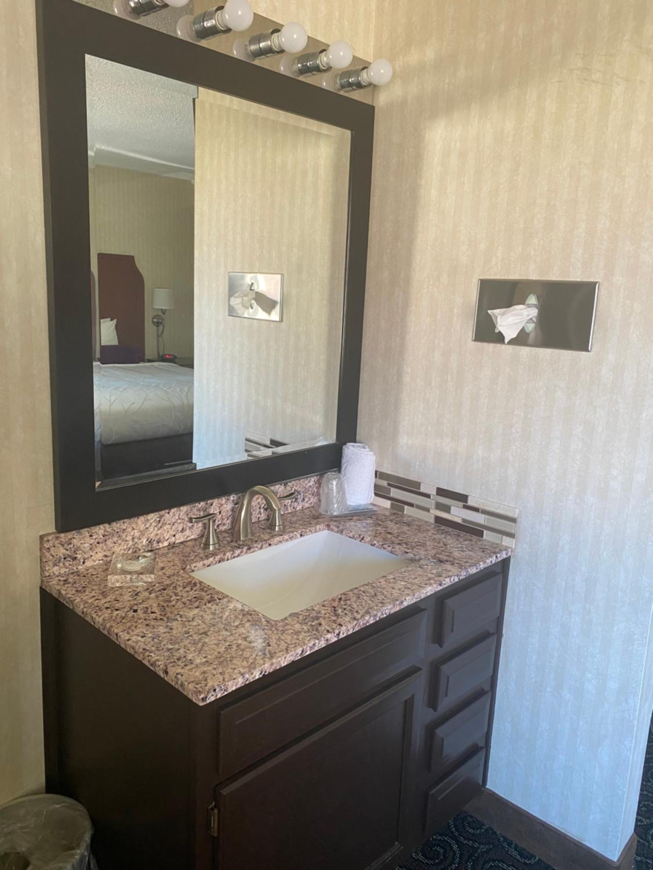 Brattleboro Vacations - The Black Mountain Inn - Property Image 7