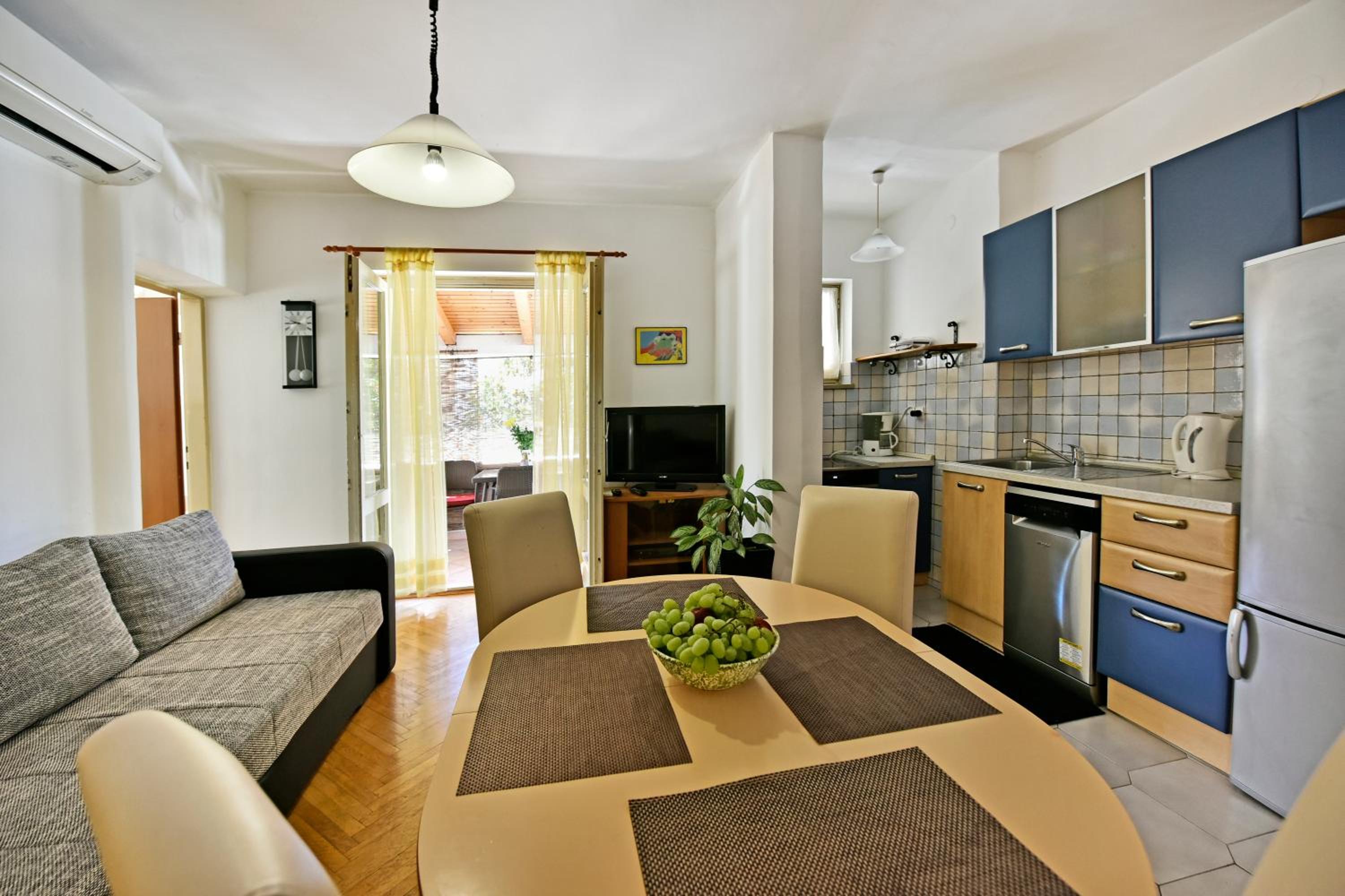 Apartment Nikola - Property Image 17