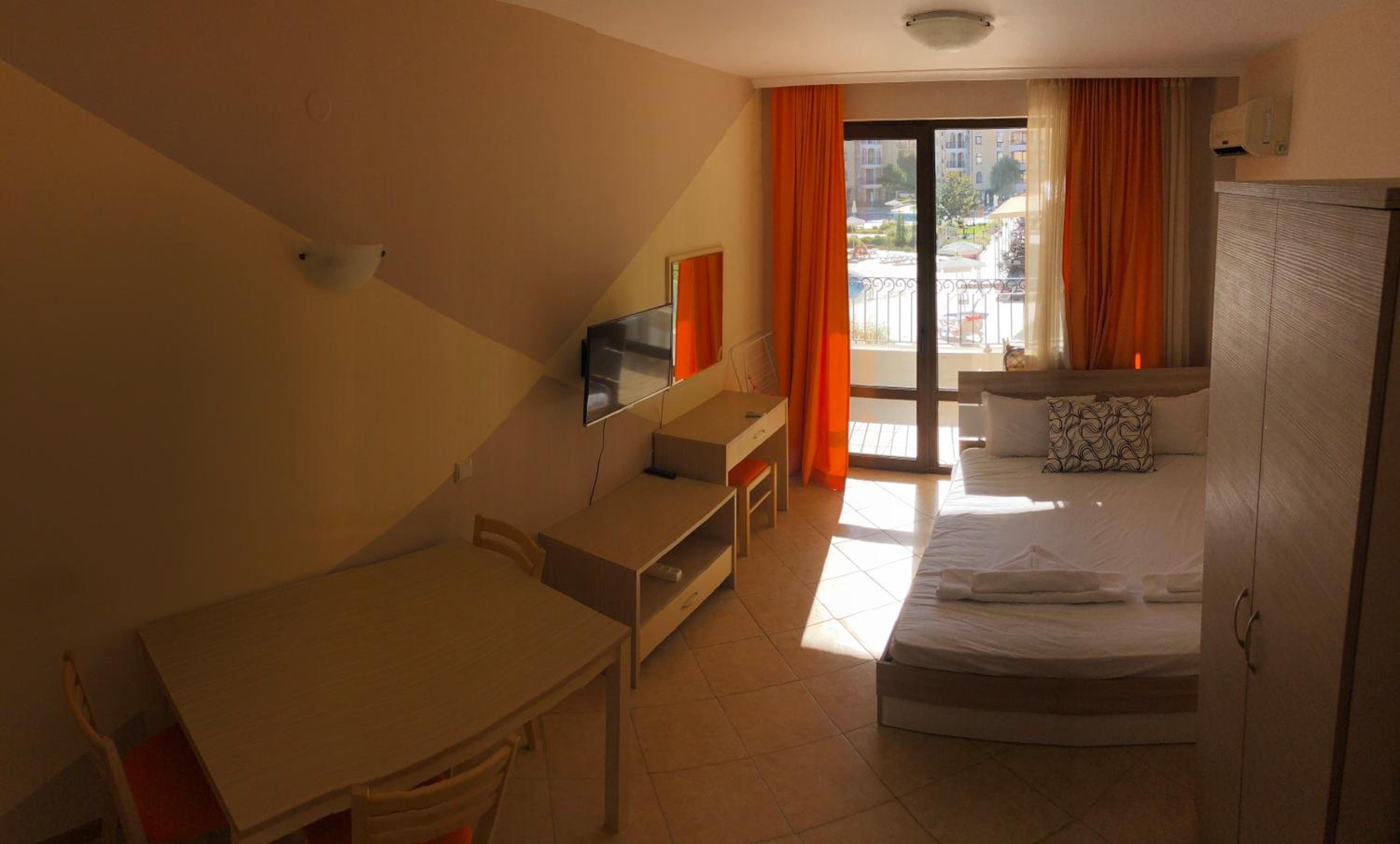 Royal Sun - Sunny Cove Apartment view 2