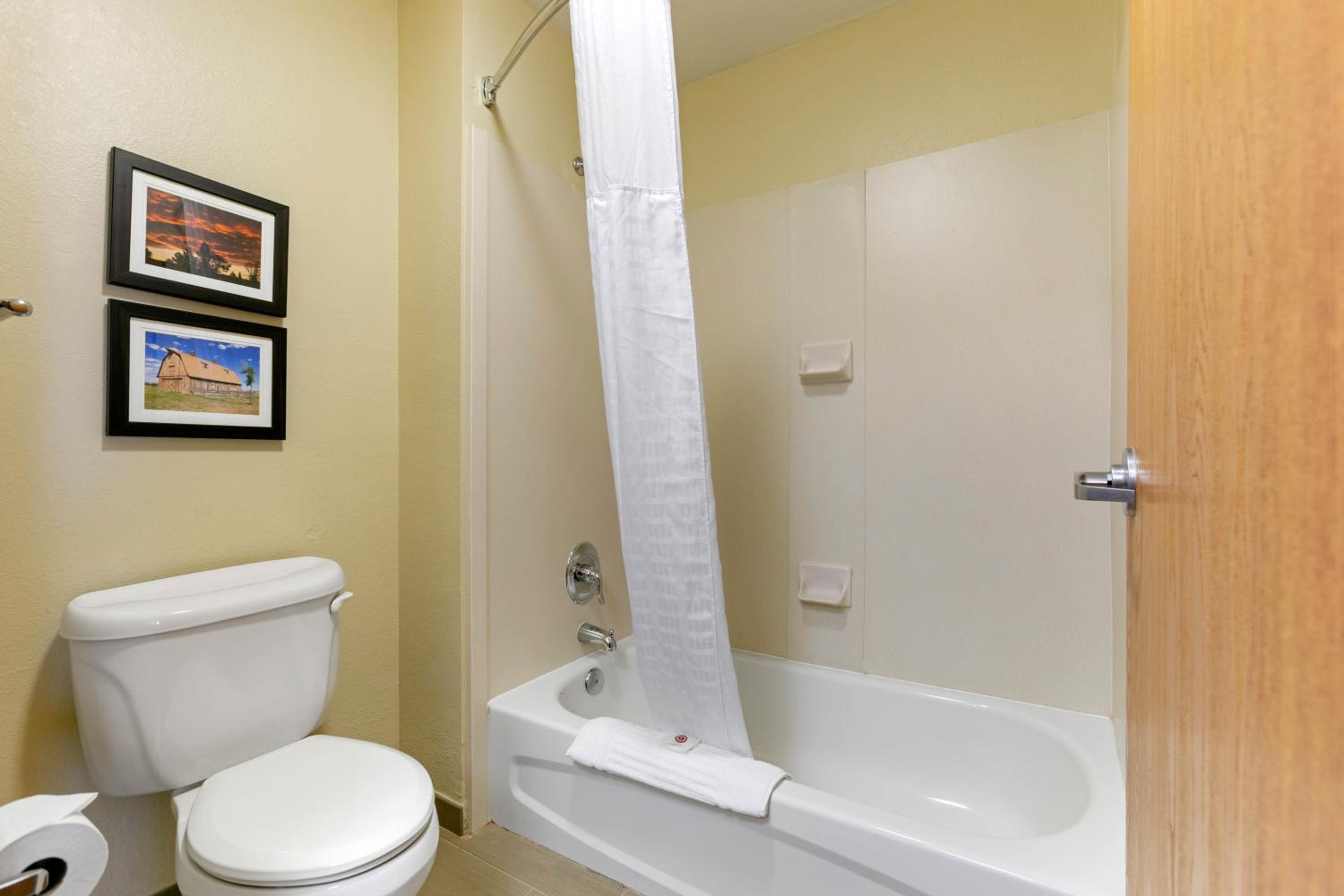 Laramie Vacations - Comfort Inn  Suites Near University of Wyoming - Property Image 3